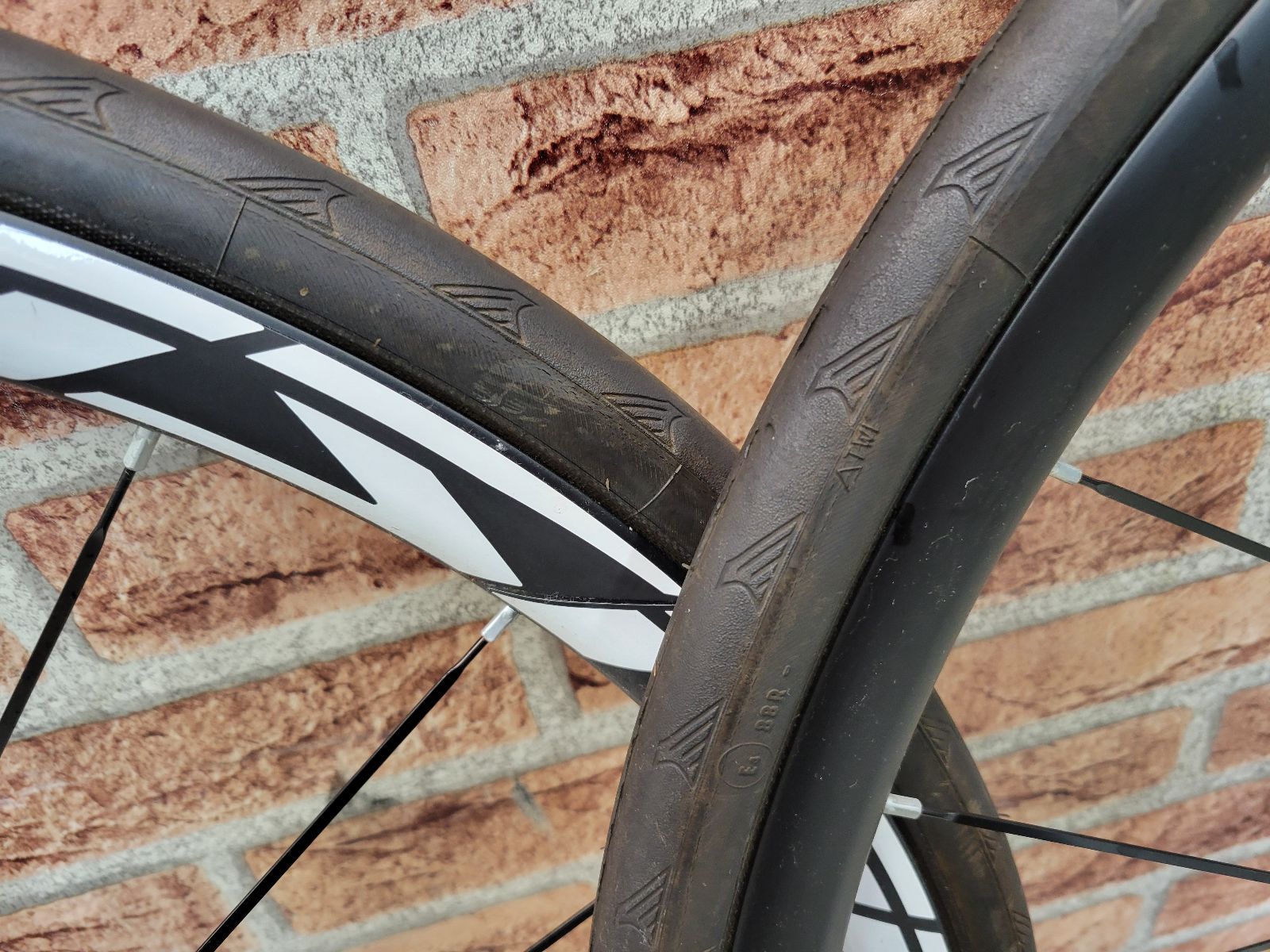 ◇ □ MAVIC COSMIC ELITE DISC UST 622×17c マビック コスミック UST