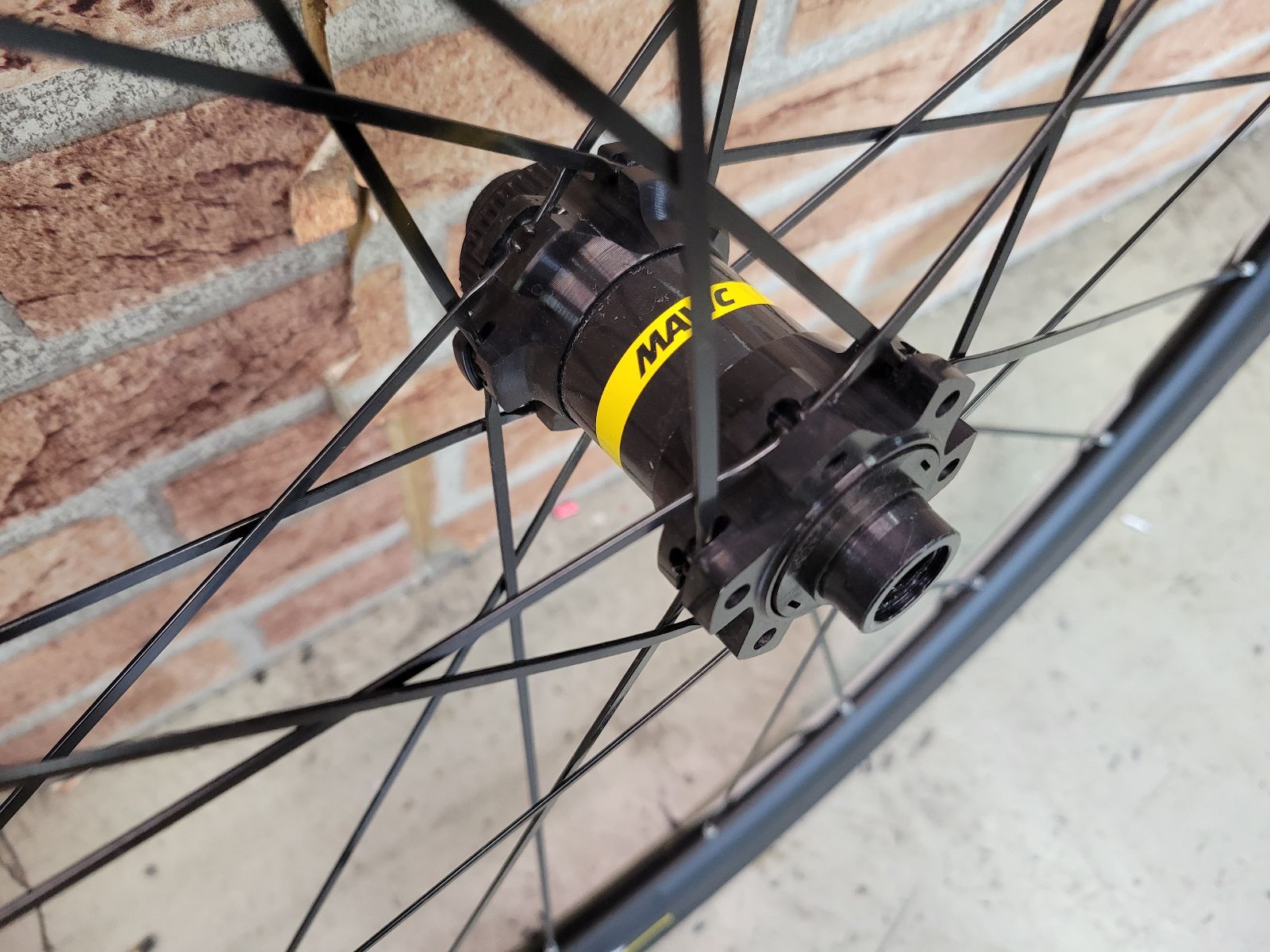 ◇ □ MAVIC COSMIC ELITE DISC UST 622×17c マビック コスミック UST