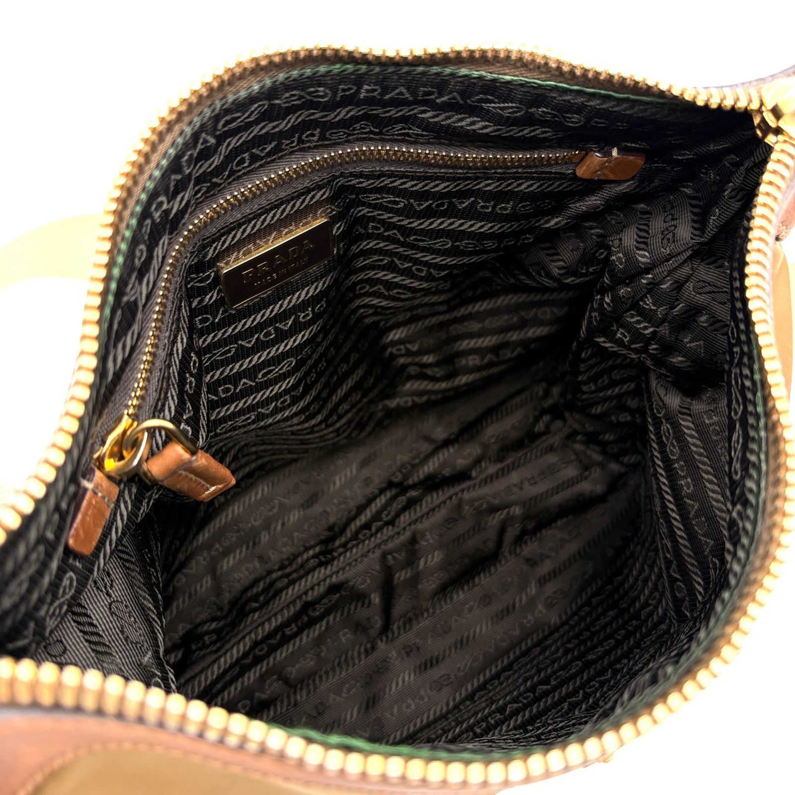 プラダ PRADA ショルダーバッグ クロスボディ ポシェット 三角ロゴ 
