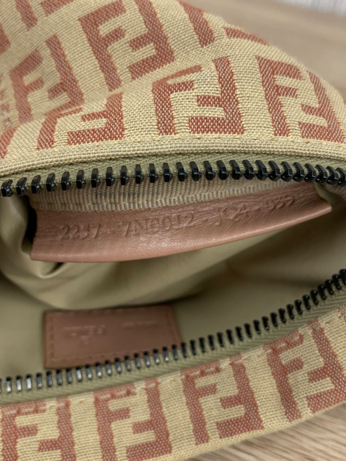 FENDI フェンディ ズッキーノ ポーチ FF柄 7N0012 平塚店 衣料品 B-3