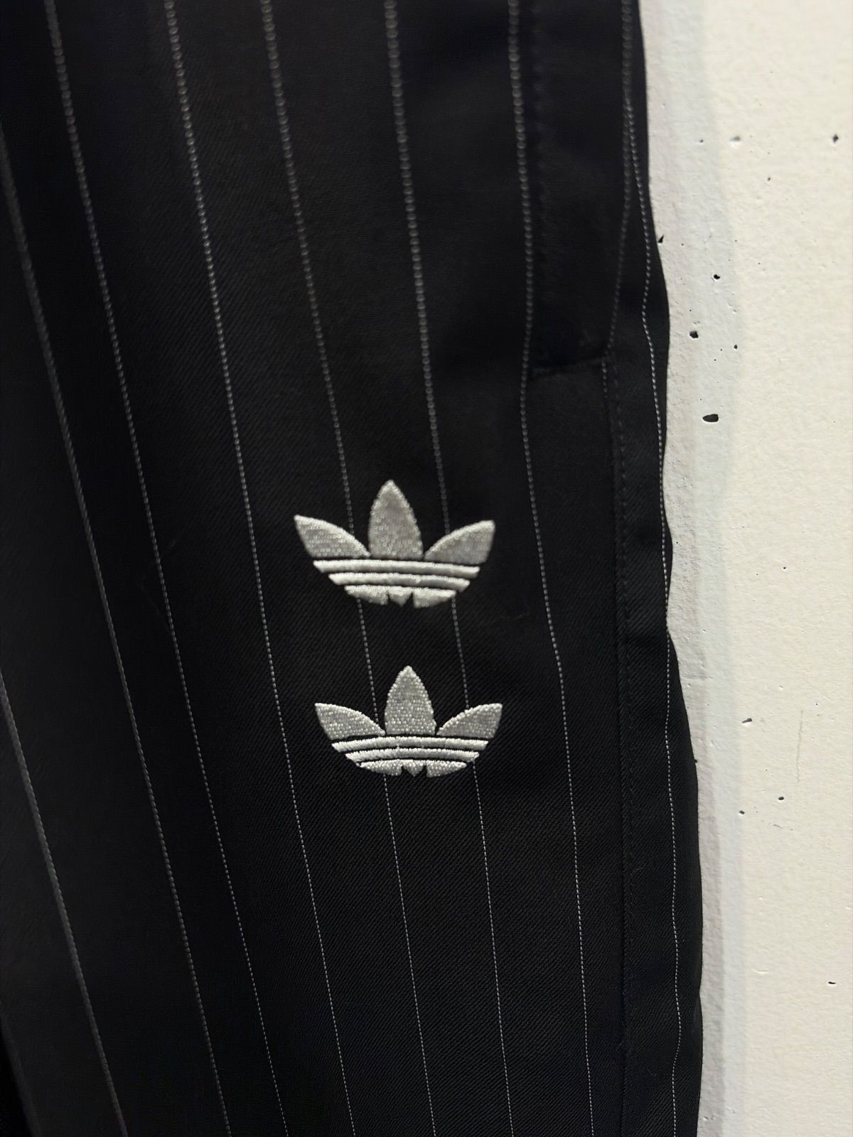 新品 Adidas x Willy Chavarria Pinstripe Track Jacket ピン