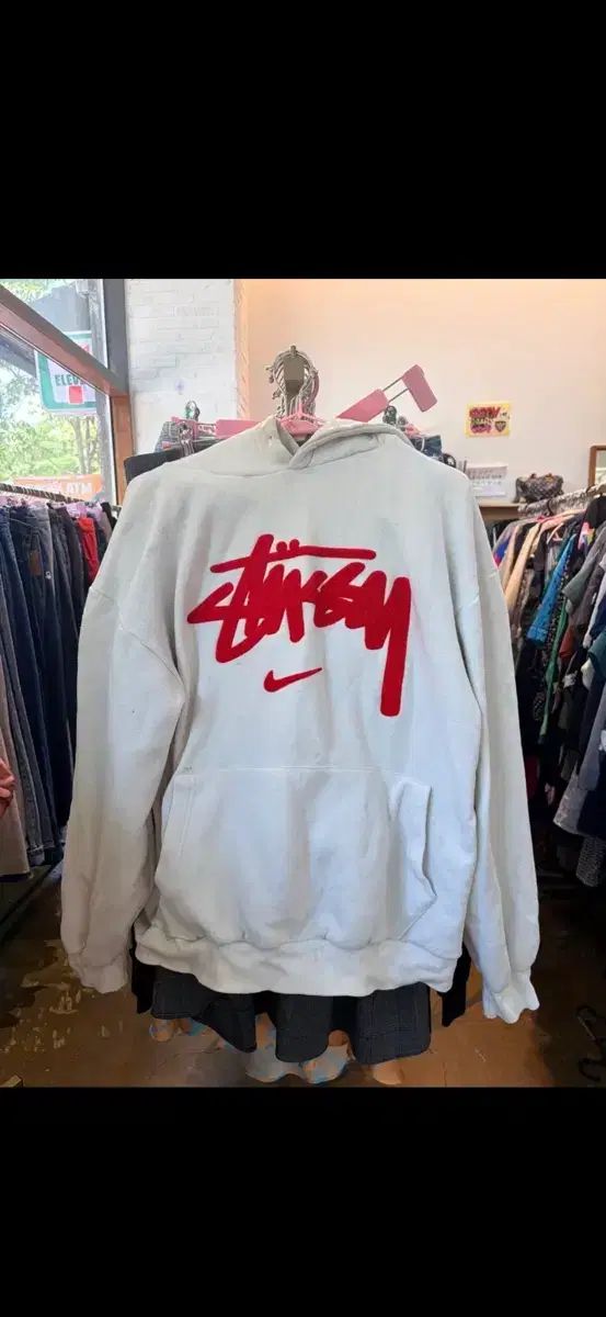 STU NIKE コラボ フーディー 白