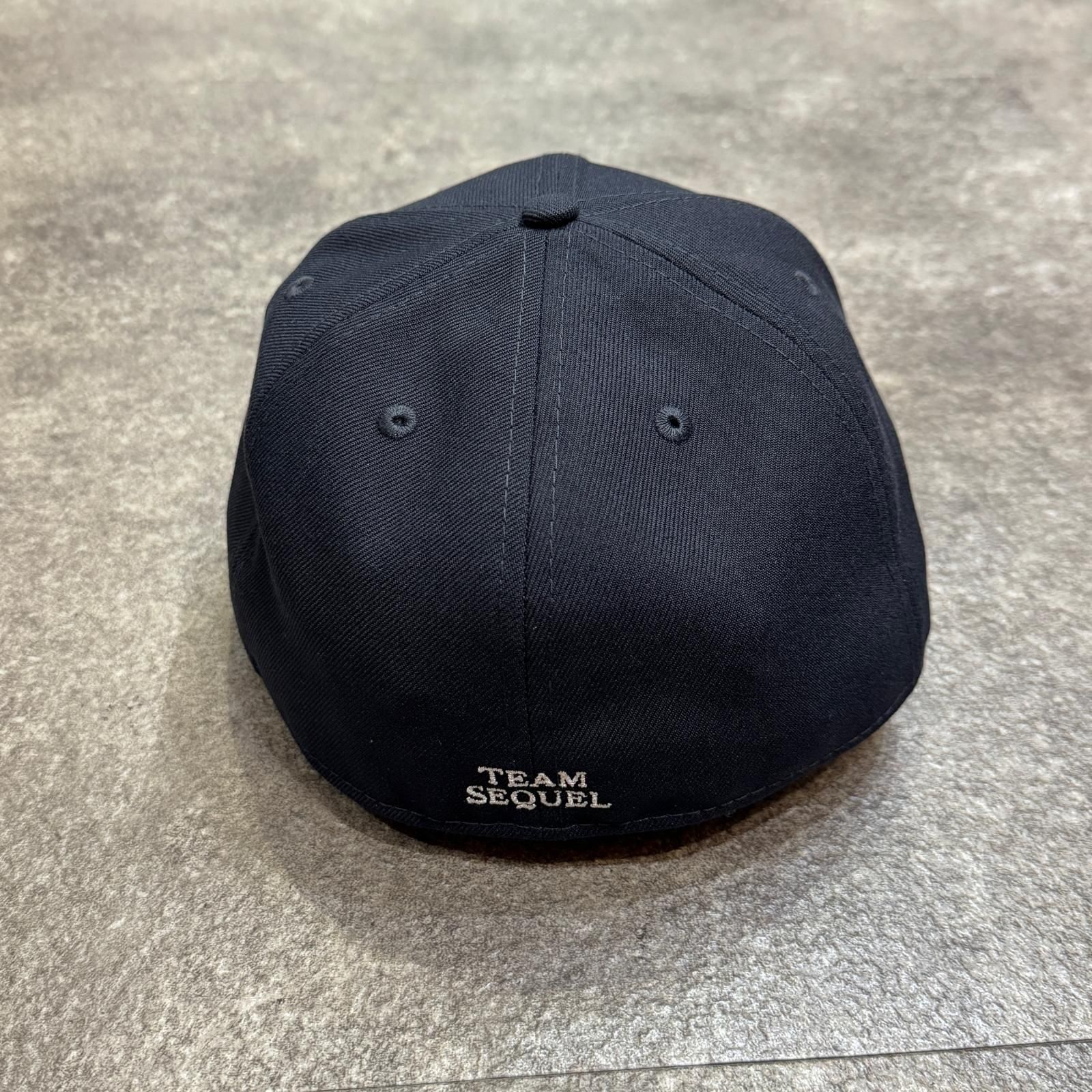 sequel ベースボールキャップ SQ-23SS-HT-02 HF 7 5/8 SEQUEL 24AW NEW ERA / 59FIFTY コラボ 刺繡 キャップ キャップ