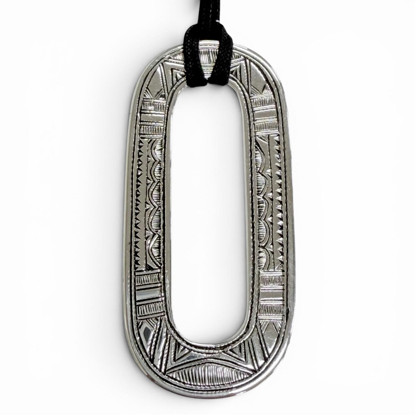 美品△HERMES エルメス トゥアレグ ペンダント AG925 レザー オーバル ネックレス アクセサリー TOP重量29.1g シルバー メンズ 135,000円