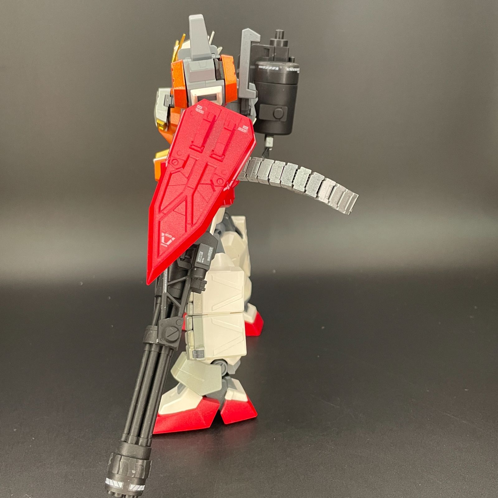 ガンプラ【ジャンク品/塗装、汚れ、キズ】 MG 1/100 ガンダム