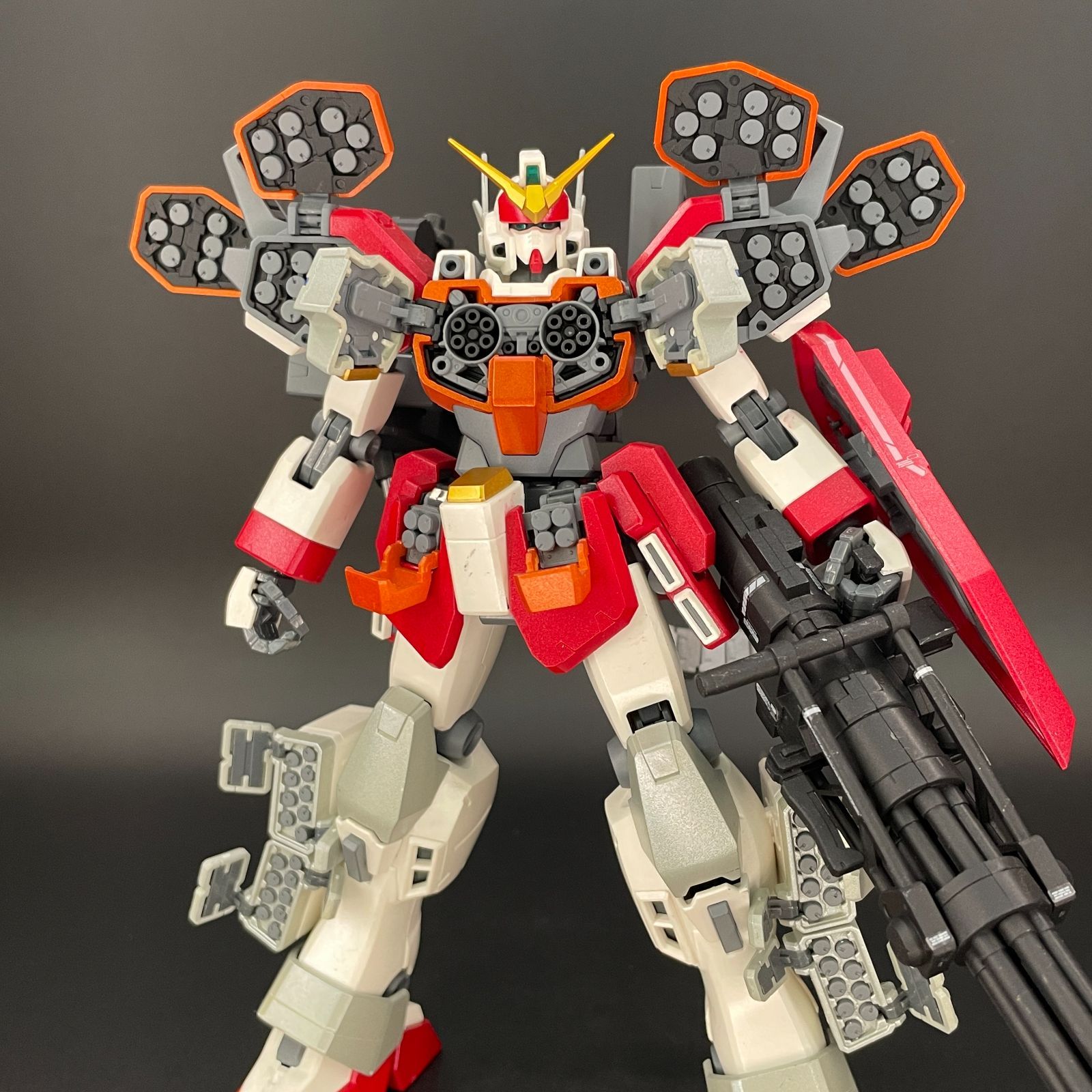 ガンプラ【ジャンク品/塗装、汚れ、キズ】 MG 1/100 ガンダム