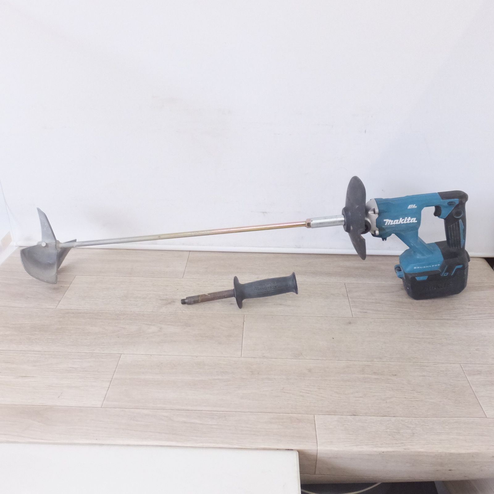 [送料無料] ★マキタ makita 充電式カクハン機 UT130D 18V 本体のみ★