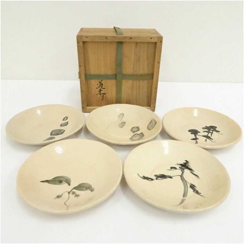 中村道年造　絵変わり銘々皿5客（共箱） 茶器 菓子器 おしゃれ 和菓子 干菓子 主菓子 茶道 茶道具 お茶 小皿 骨董 茶会 抹茶 プレート