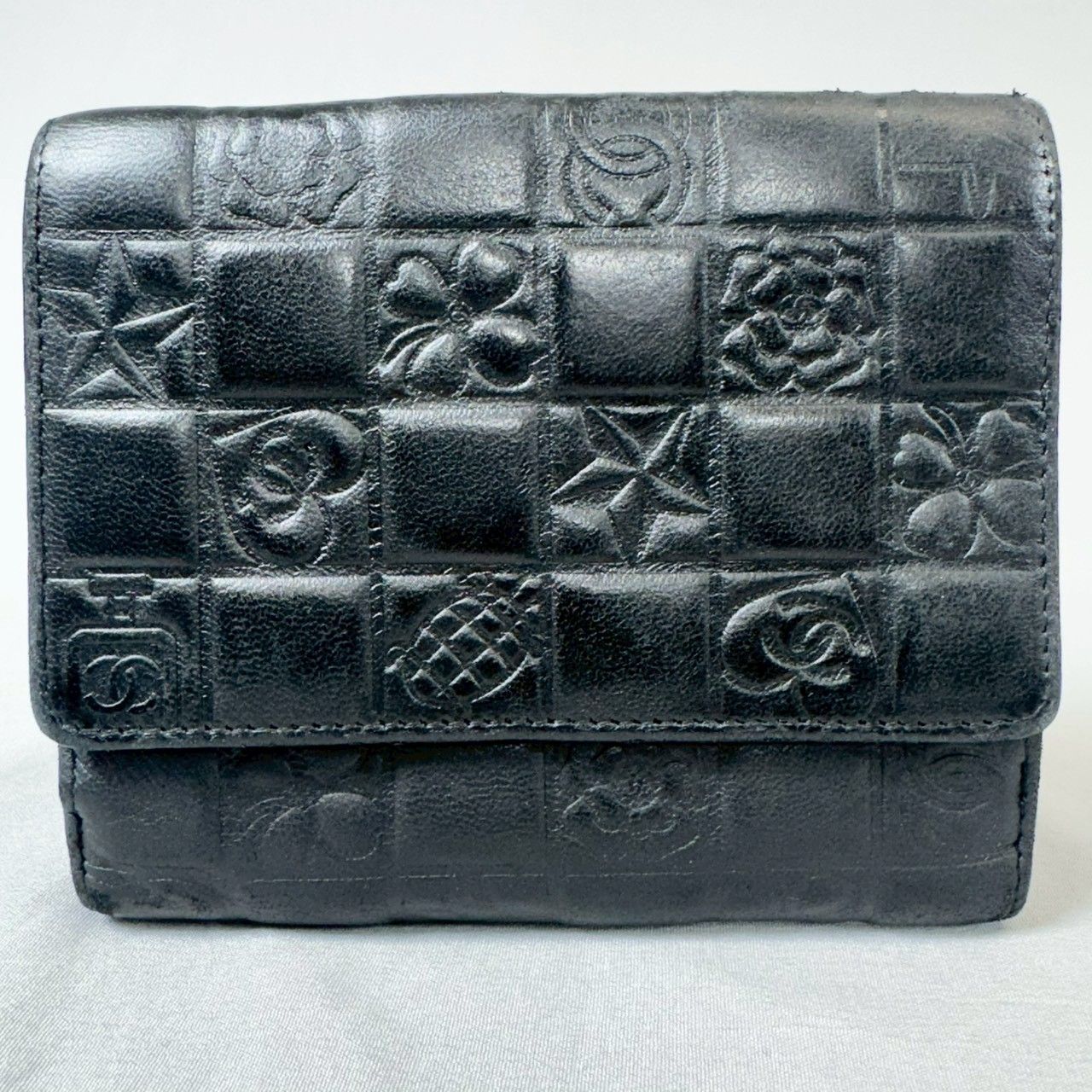 【激レア良品】シャネル　折財布　アイコンライン　ココマーク　Wホック　ラムスキン 美品】CHANEL シャネル ココマーク アイコンライン Wホック コンパクト