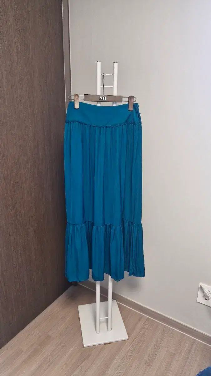 新品 アッテ Athe Lunor(ルノア) (36) ダークグリーン ロング丈スカート