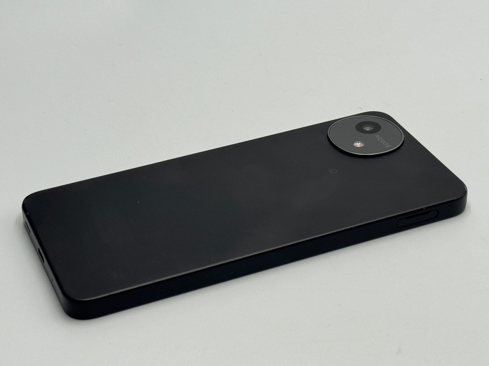 【中古D】AQUOS wish5 SH-52F 64GB スミ SIMフリー 白ロム