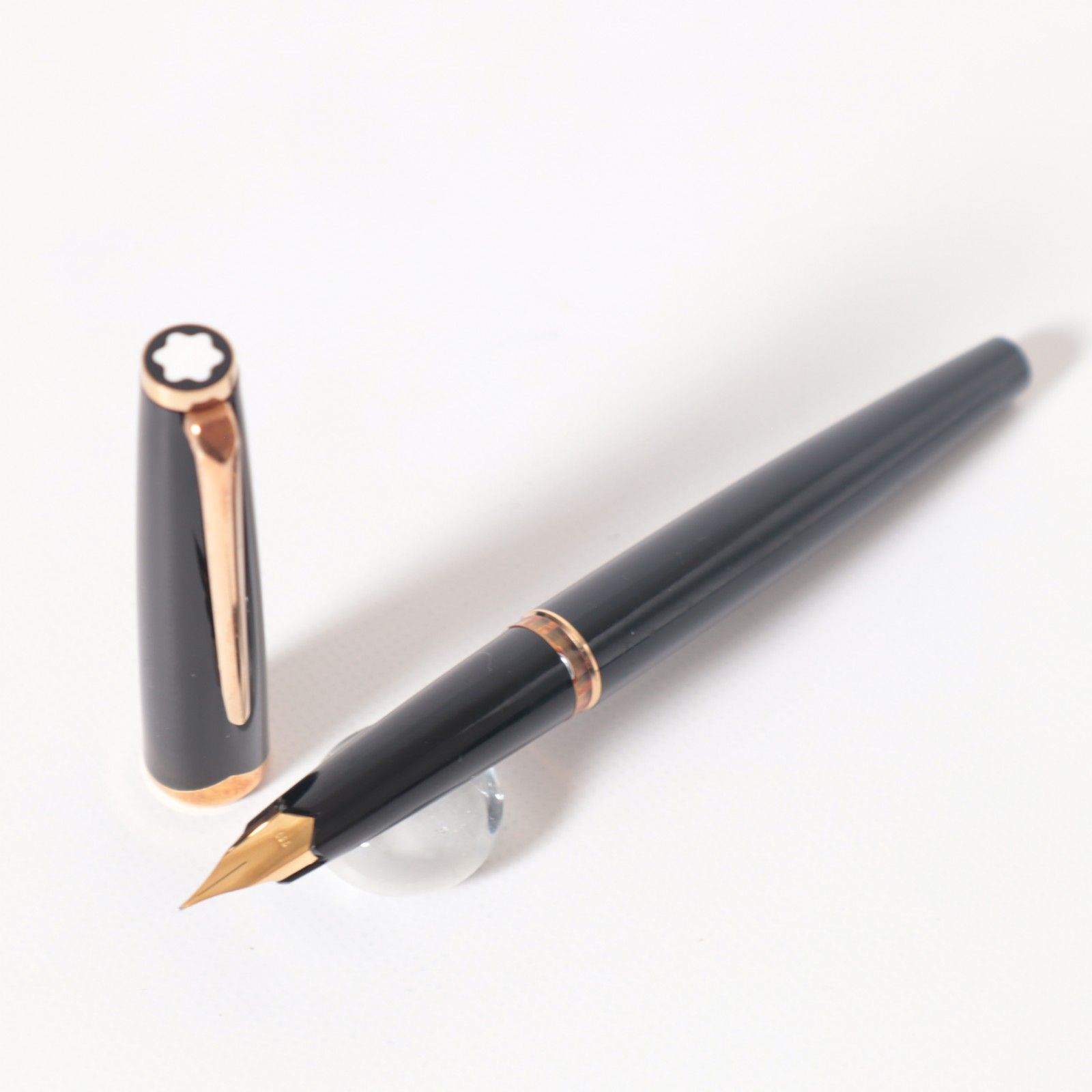 モンブラン 121 カートリッジ式 万年筆 18K 750刻印 EF極細字相当 ブラック ゴールドトリム ヴィンテージ 筆記確認済み 本体のみ