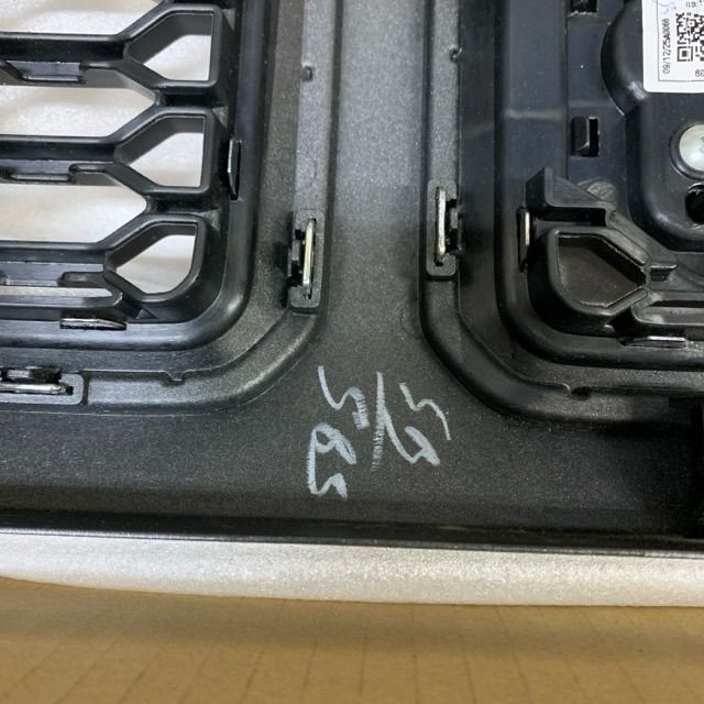 新車外し】ジムニーノマド 純正グリル M80626-14 - メルカリ