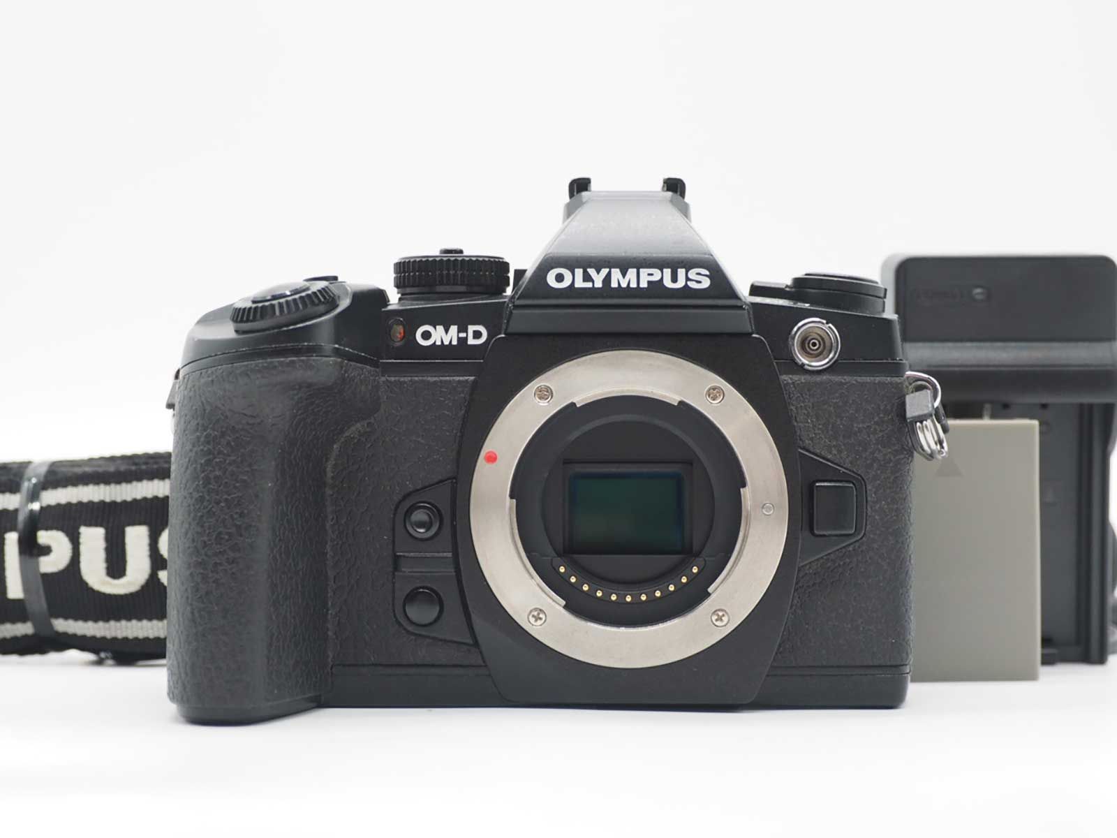オリンパス Olympus OM-D E-M1 16.3MP Digital Black 2537 Shots [美品] #Z6440A