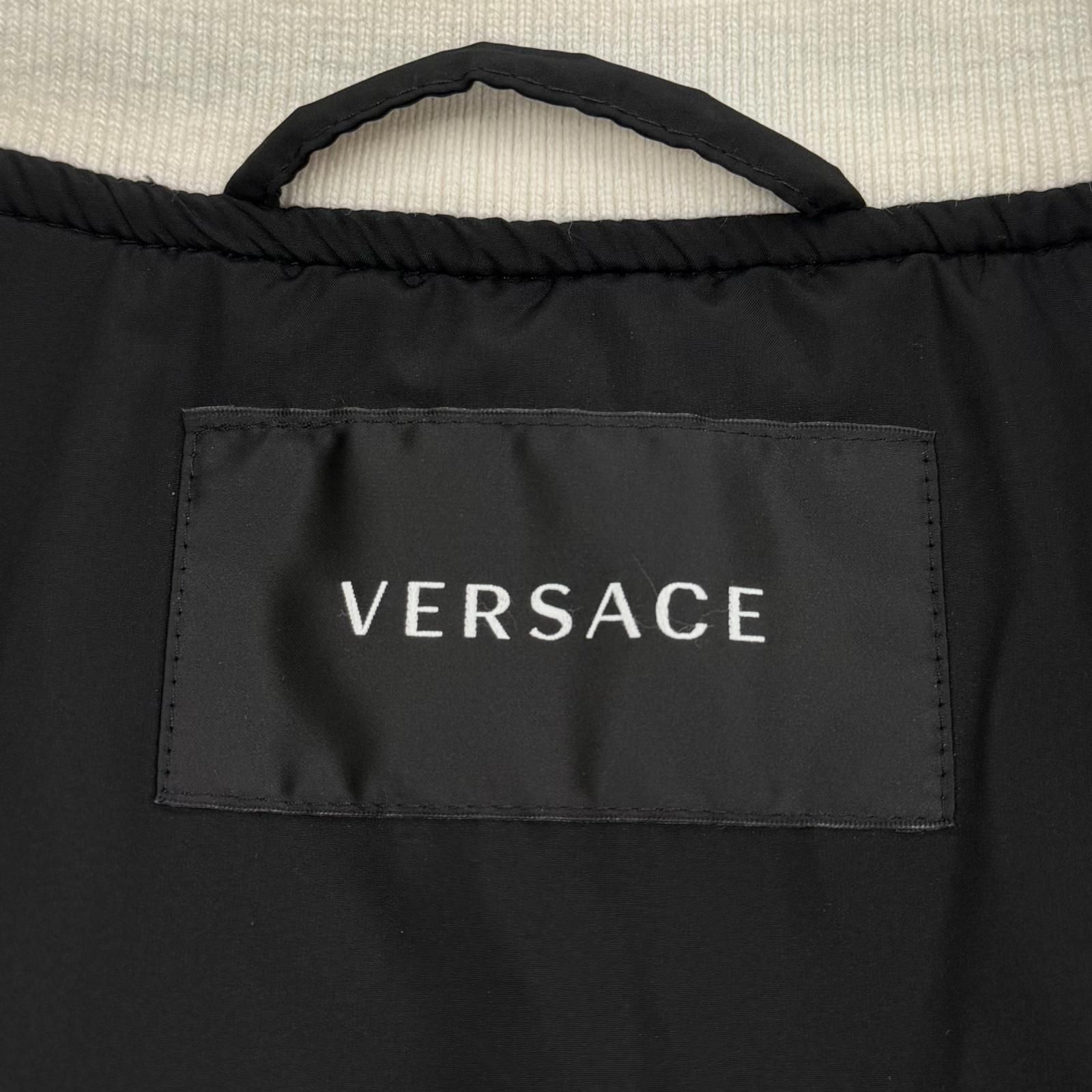 極美品▽VERSACE ヴェルサーチ 2023年製 1014374 ロゴ刺繍 中綿入