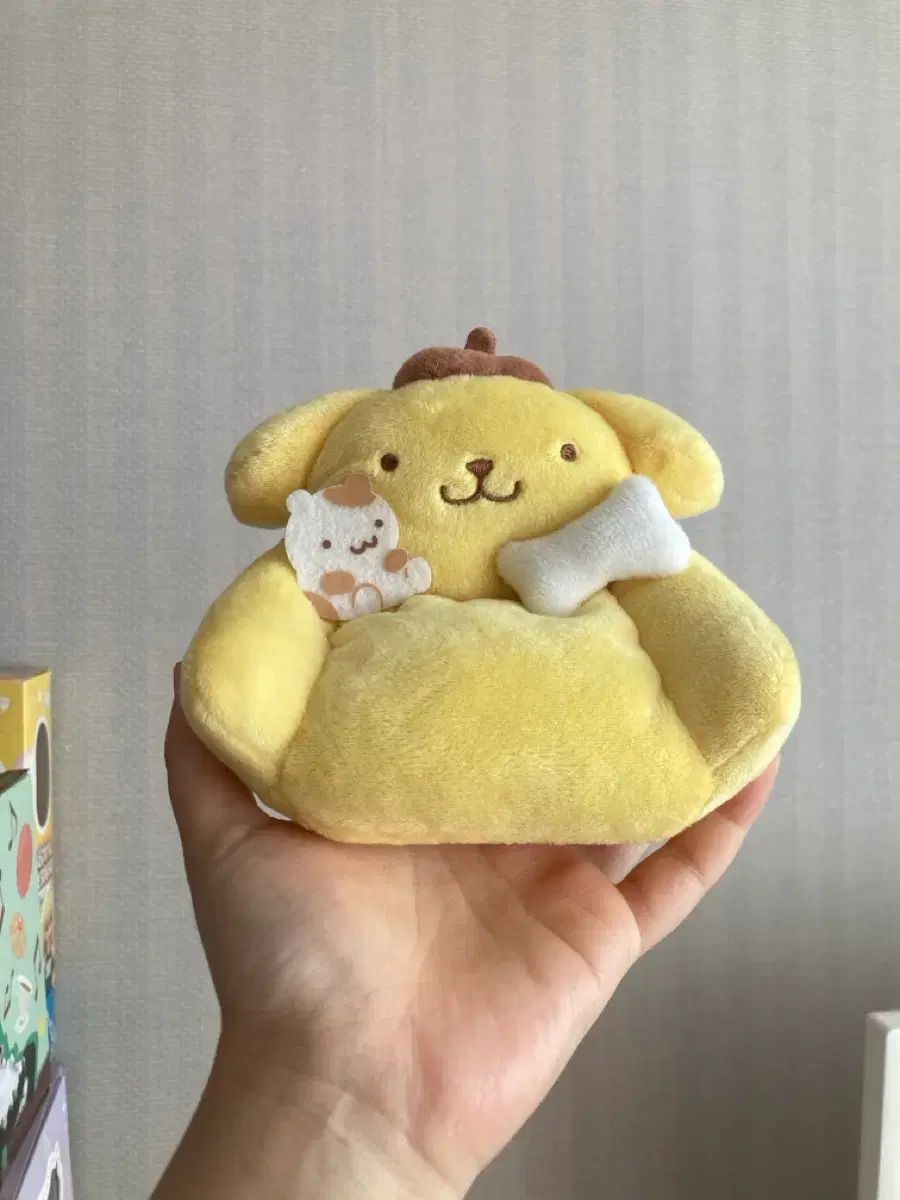 ポムポムプリン ソファ ぬいぐるみ - メルカリ