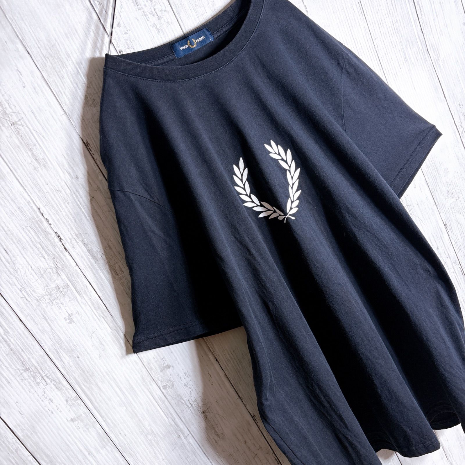 定番人気】FRED PERRY T-shirt フレッドペリー ブラック 月桂樹ロゴ 