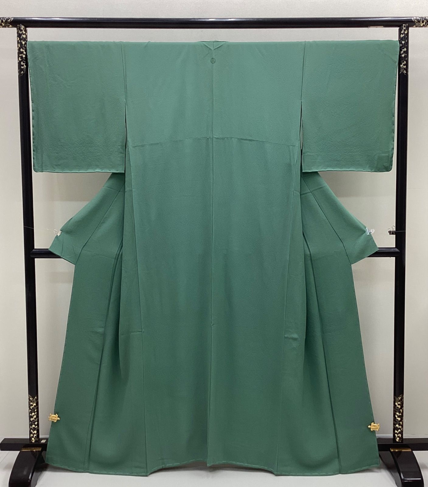 中古品 未使用 袷着物 色無地 緑色 縫い紋 正絹 裄67 R990 - メルカリ