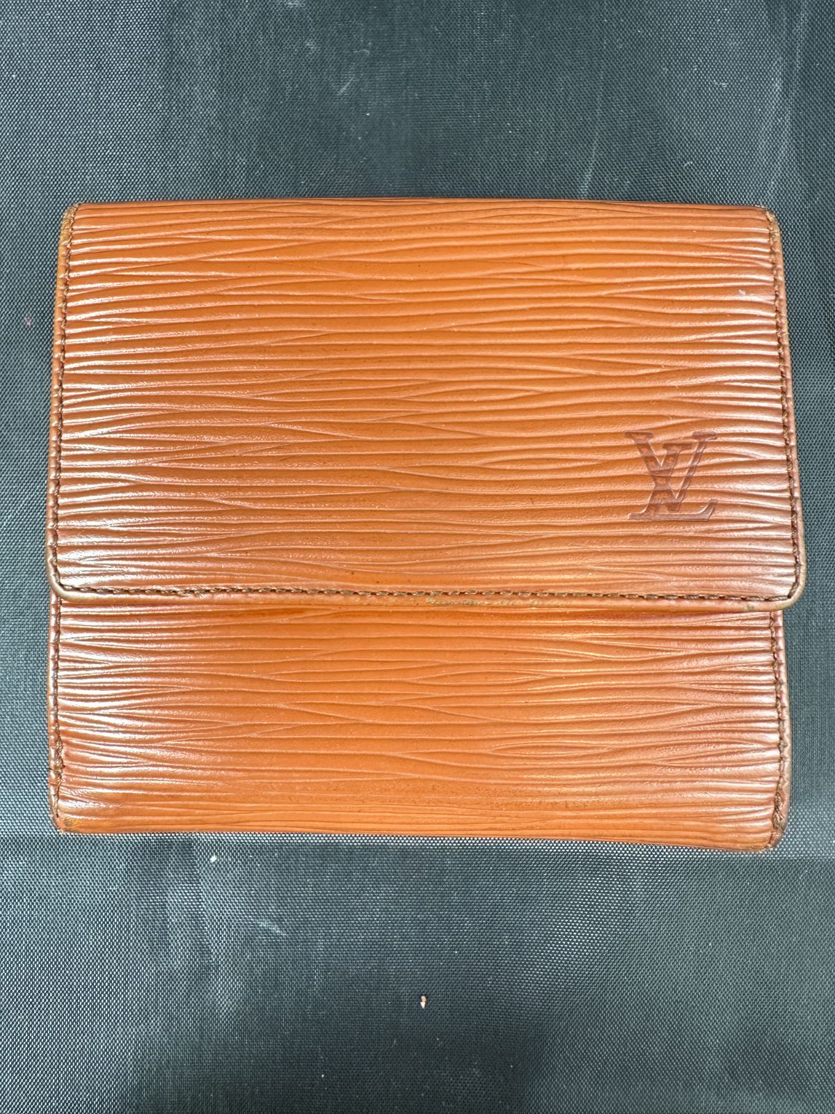 ルイヴィトン 　 エピ 財布 B26061296 10,780円