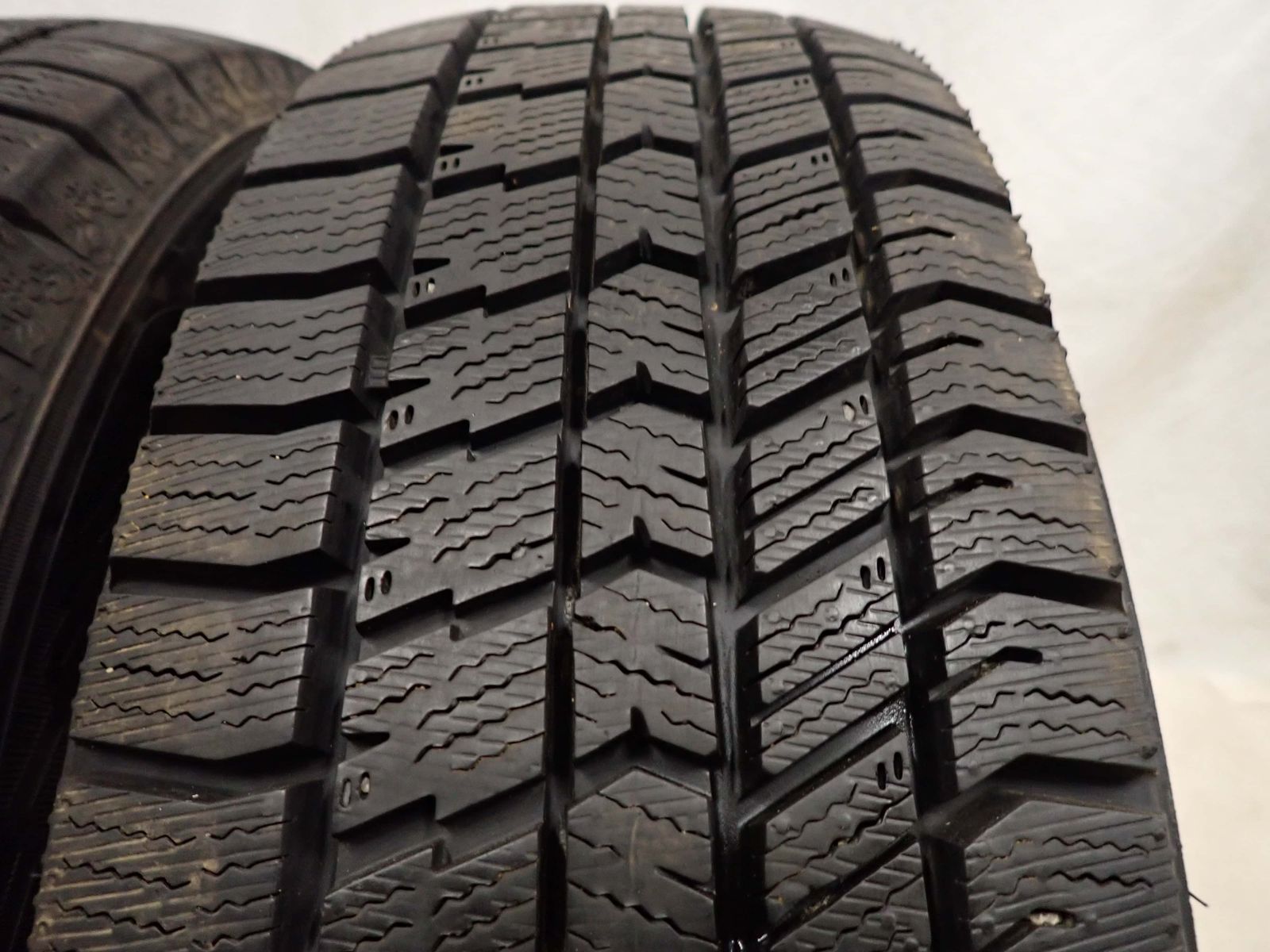 冬4本SET 会社宛 送料無料 175/65R15 84Q グッドイヤー アイスナビ 8