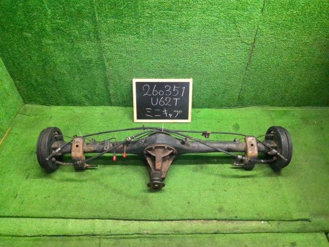 ミニキャブ ＲアクスルホーシングＡＳＳＹ GD-U62T MR485673 W74 自社品番260351 中古