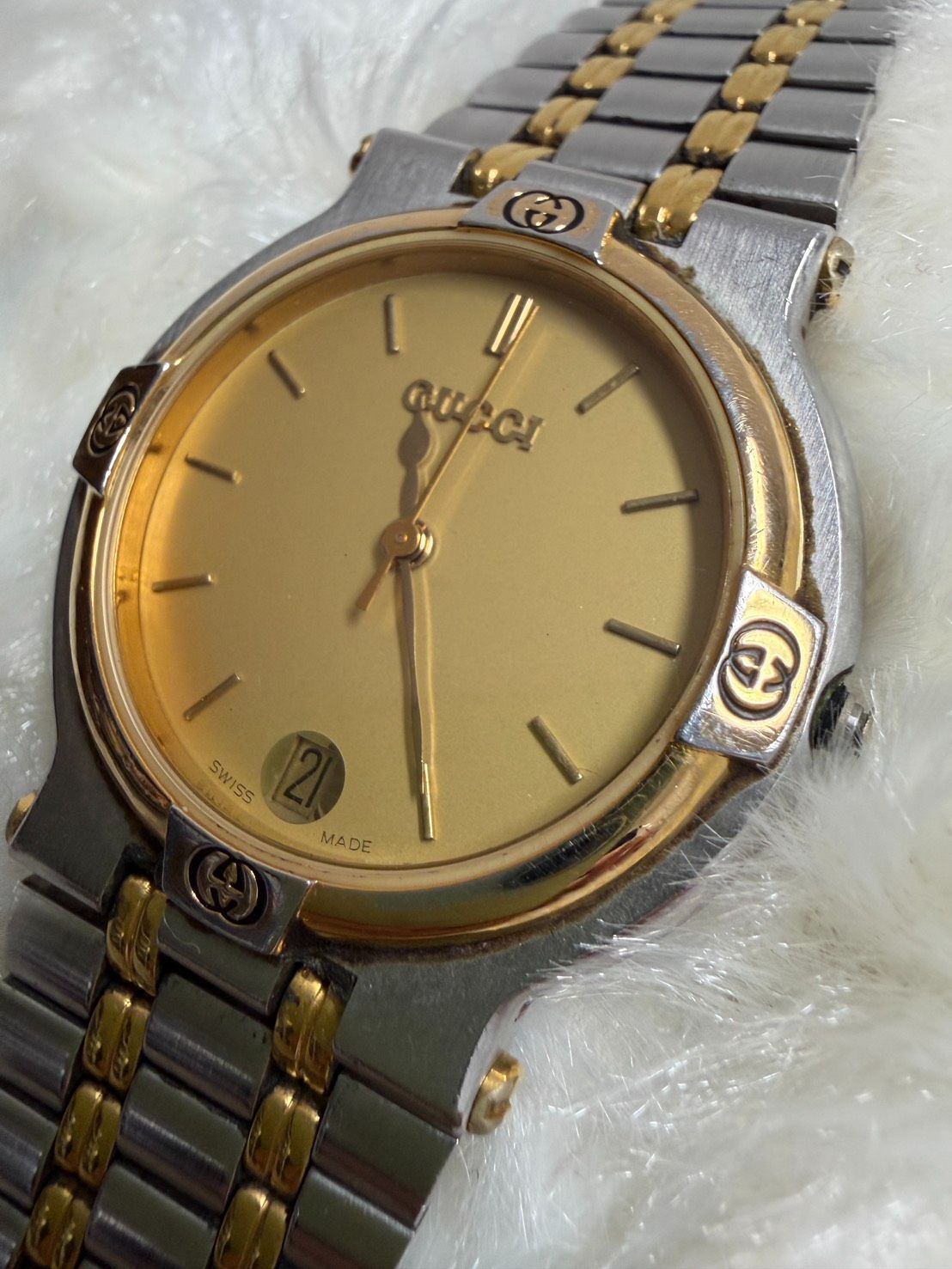 稼働 GUCCI 時計 9000M デイト メンズ コンビ 新品電池 純正ベルト 中古正規品 GUCCI 時計 9000M デイト メンズ コンビ電池切れ 動作