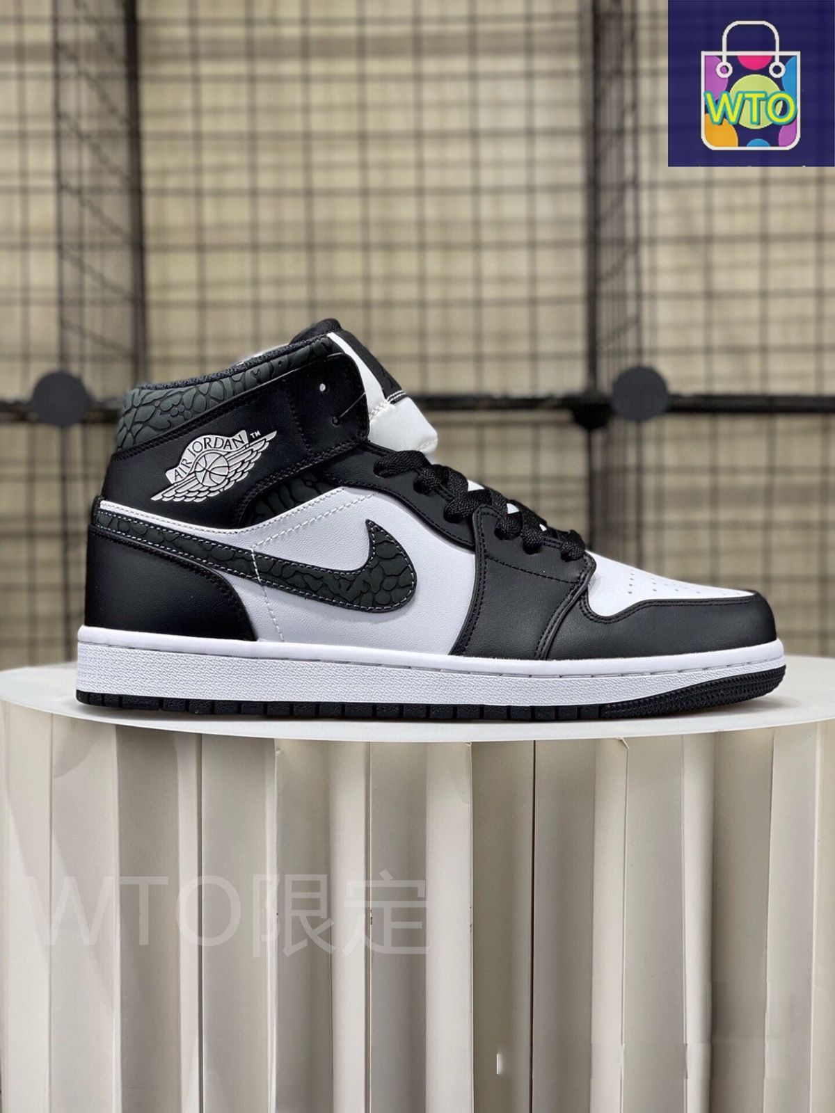 お値下げしました??即購入?? Nike Air Jordan 1 Mid 箱付 男女兼用 【並行輸入】ジョーダン-WTO輸入2-SQ58