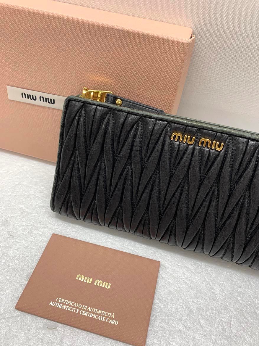 miu miu ミュウミュウ 5ML010 マトラッセ 長 財布 黒 ■■◎レディース