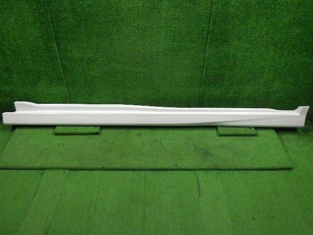 ステップワゴン DBA-RK5 左サイドステップ NH788P 71850-SZW-J01ZM 9365