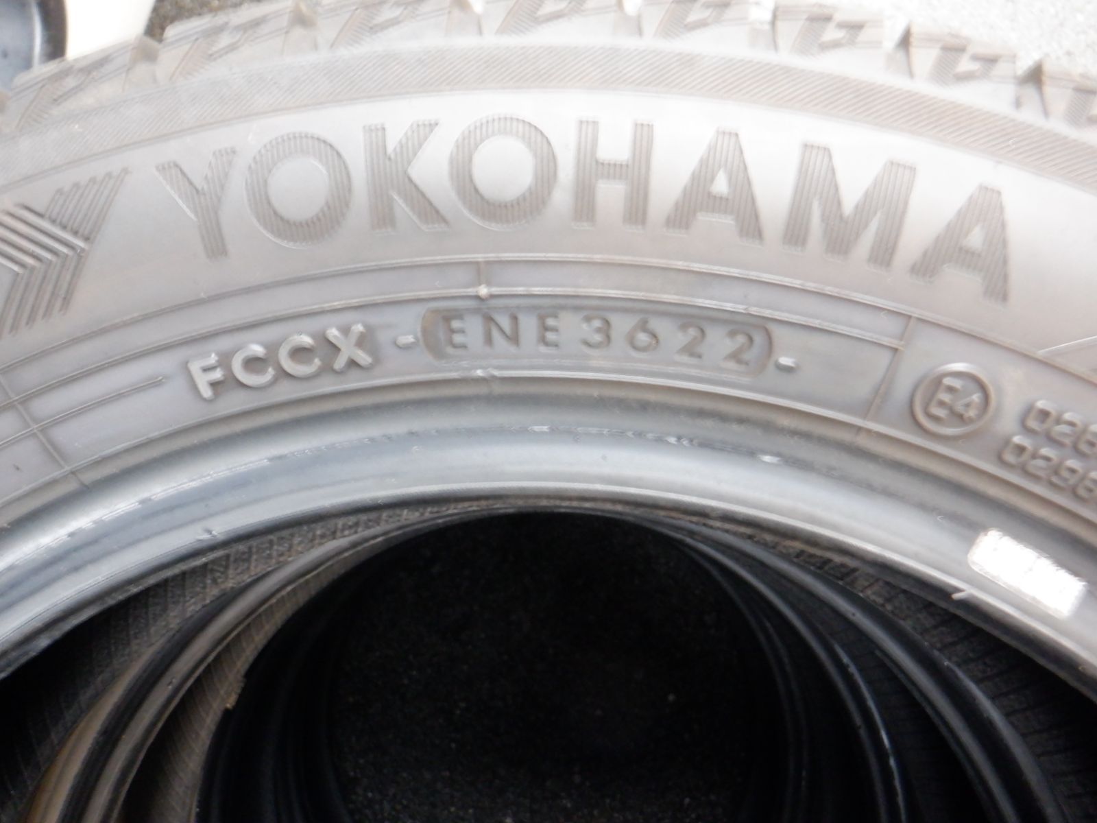 中古バリ山 165/65R14 4本 ヨコハマ アイスガードiG60 タンク