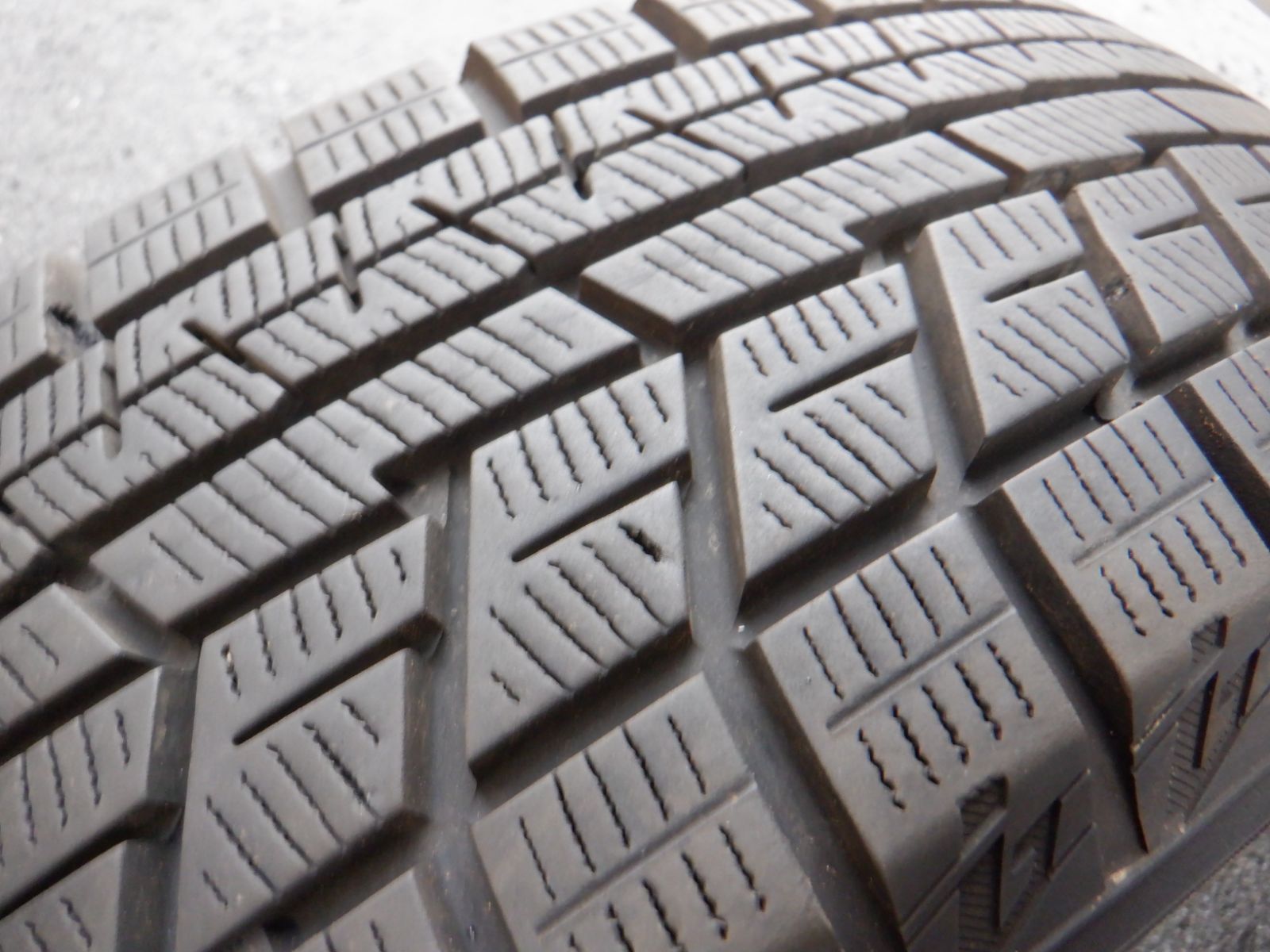 中古バリ山 165/65R14 4本 ヨコハマ アイスガードiG60 タンク ルーミー ブーン パッソ トール ジャスティなどに 中古バリ山 165/65R14 4本 ヨコハマ アイスガードiG60 タンク ルーミー ブーン パッソ トール ジャスティなどに