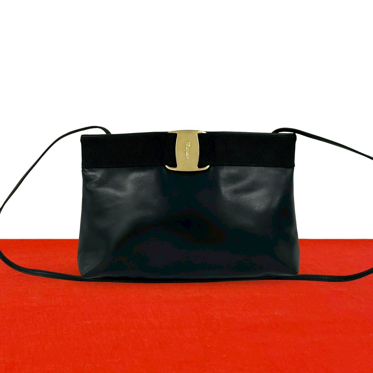 極 美品 Salvatore Ferragamo サルヴァトーレフェラガモ ヴァラリボン