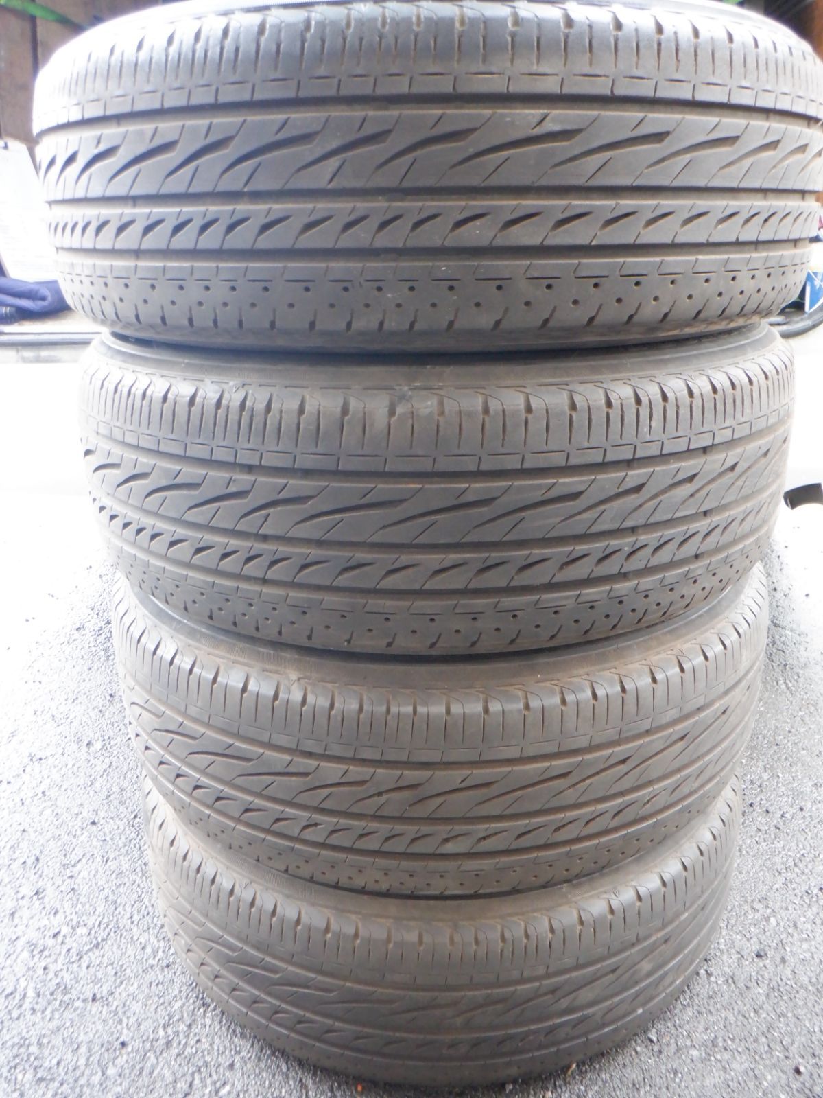 中古バリ山　215/60R17　ブリヂストン　レグノGRVⅡ　2017年製　４本　C-HR　アルファード　ヴェルファイア等に