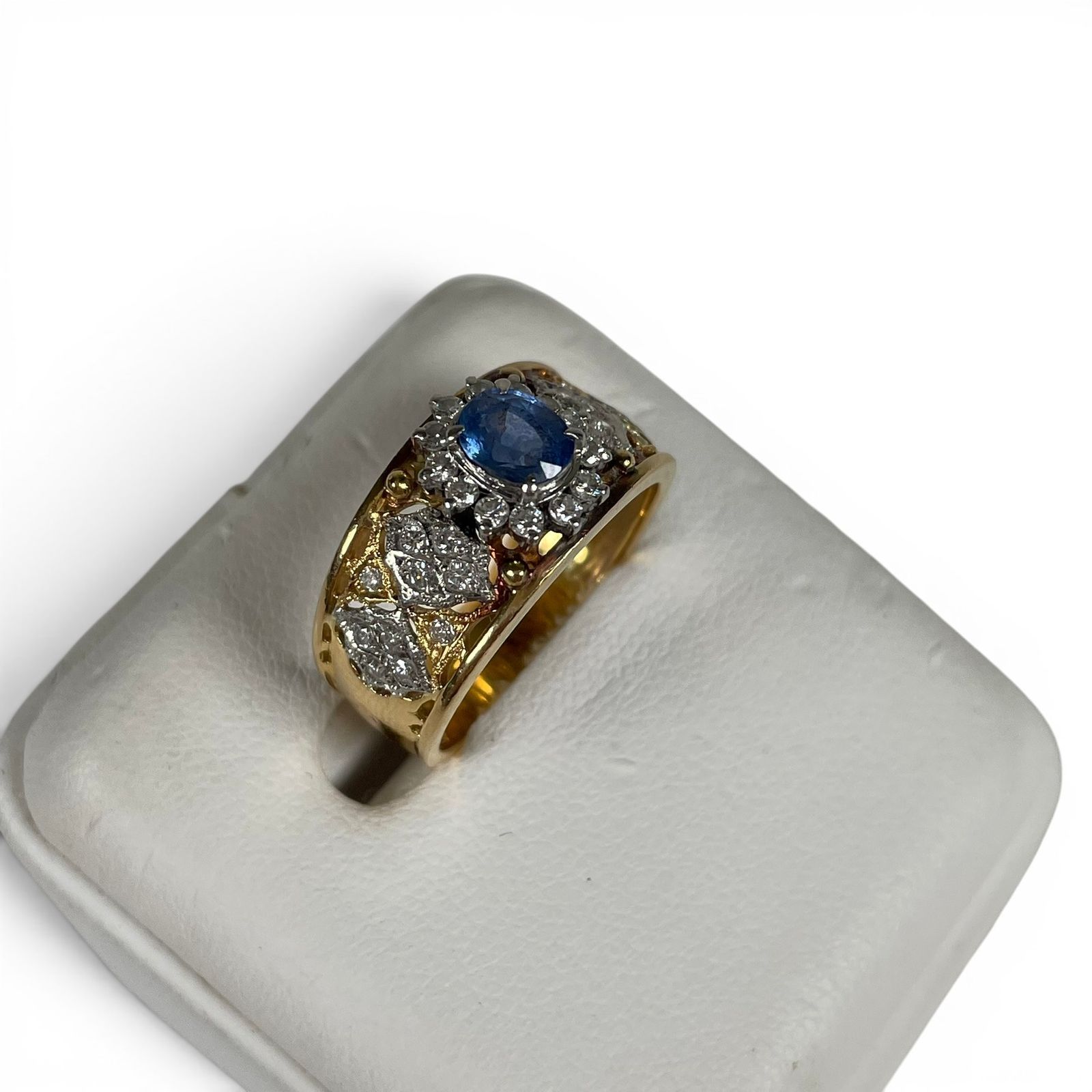 Pt900 K18 ブルーサファイアリング サファイア0.7ct ダイヤ0.3ct 鑑別書付 約12.5号 総重量約6.6g