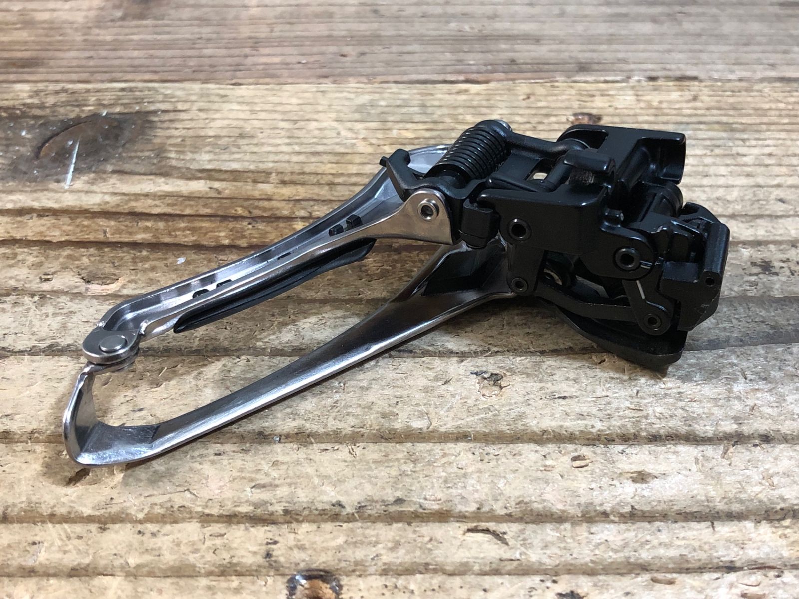 KH307 シマノ SHIMANO デュラエース DURA-ACE FD-R9100 フロントディレイラー 直付 2s ※座布団、固定ボルト欠品
