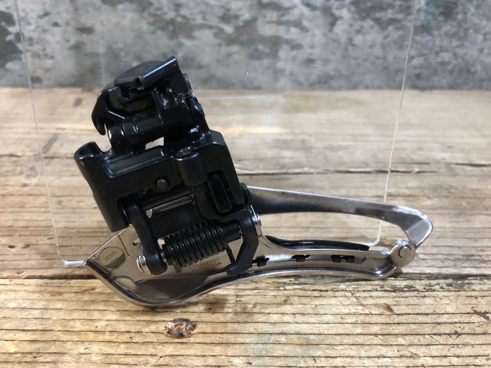 KH307 シマノ SHIMANO デュラエース DURA-ACE FD-R9100 フロントディレイラー 直付 2s ※座布団、固定ボルト欠品