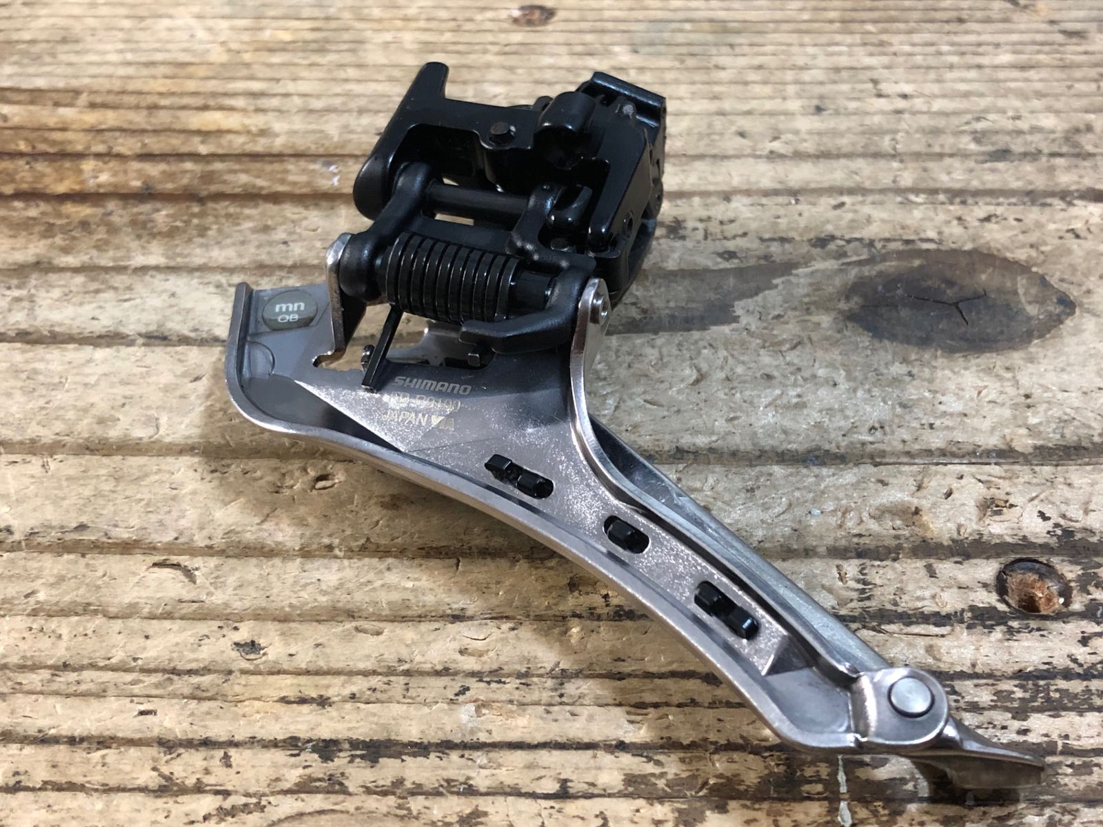 KH307 シマノ SHIMANO デュラエース DURA-ACE FD-R9100 フロントディレイラー 直付 2s ※座布団、固定ボルト欠品