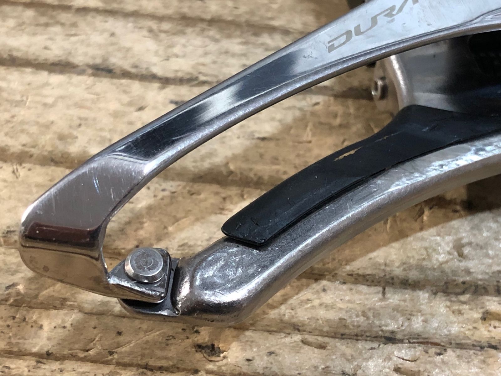 KH307 シマノ SHIMANO デュラエース DURA-ACE FD-R9100 フロントディレイラー 直付 2s ※座布団、固定ボルト欠品