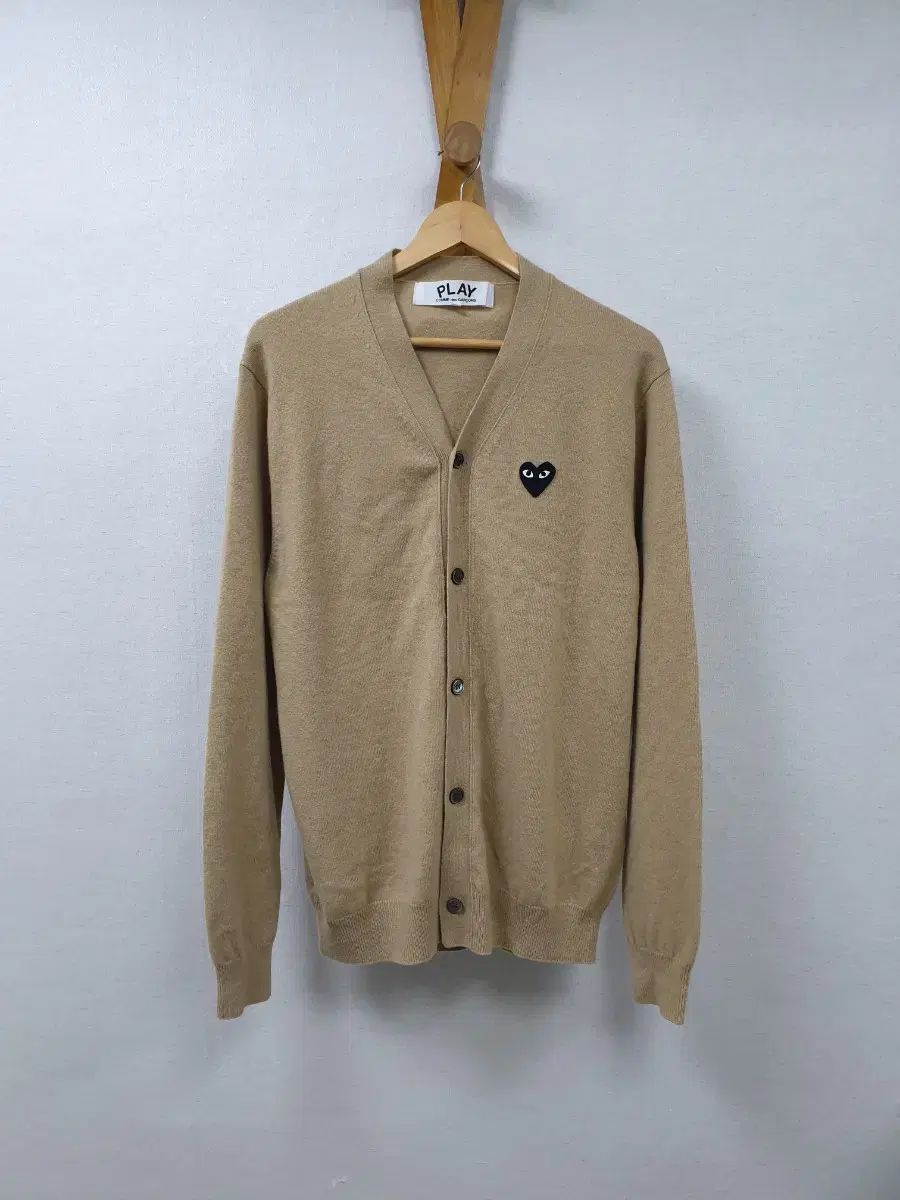 XL/105/23年 コム・デ・ギャルソン ブラックワッペン カーディガン キャメル
