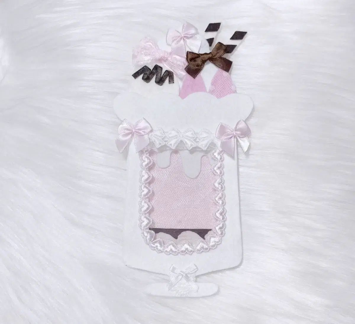 CHUU フリル ファンシー アトリエ パフェ トレカホルダー 未使用 新品 CHUU フリル ファンシー アトリエ パフェ トレカホルダー 未使用 新品