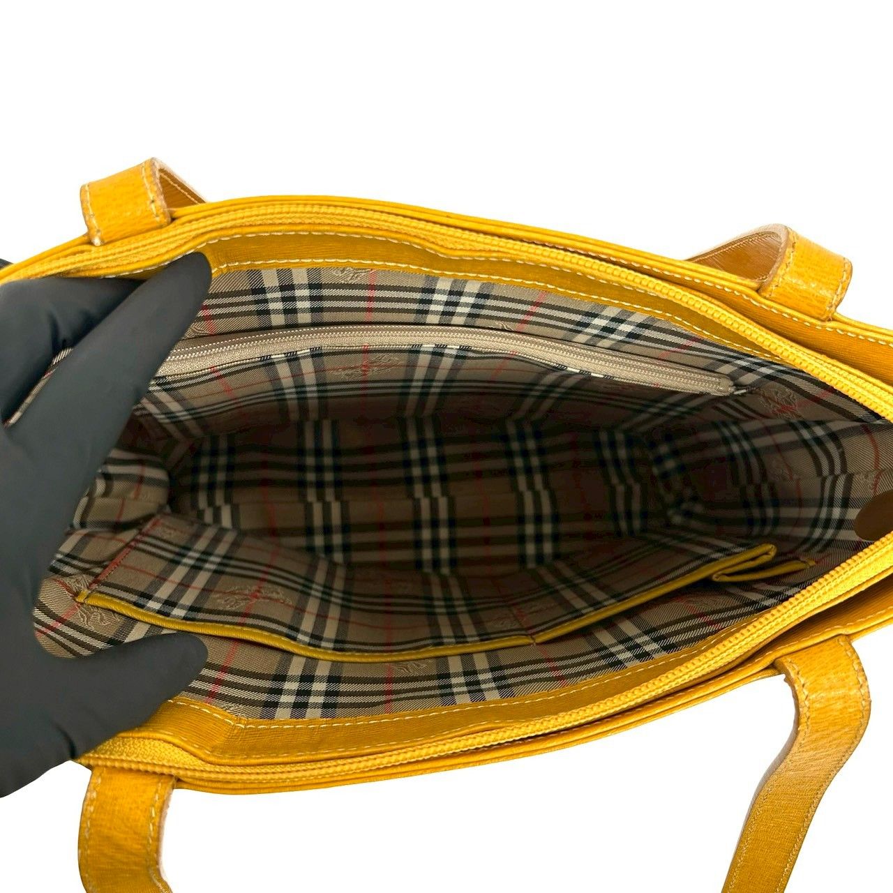 極美品 Burberrys フォーマルバッグ レザー バイカラー キャメル 黄色 極 美品 Burberrys バーバリーズ ヴィンテージ ロゴ 金具 ノバチェック
