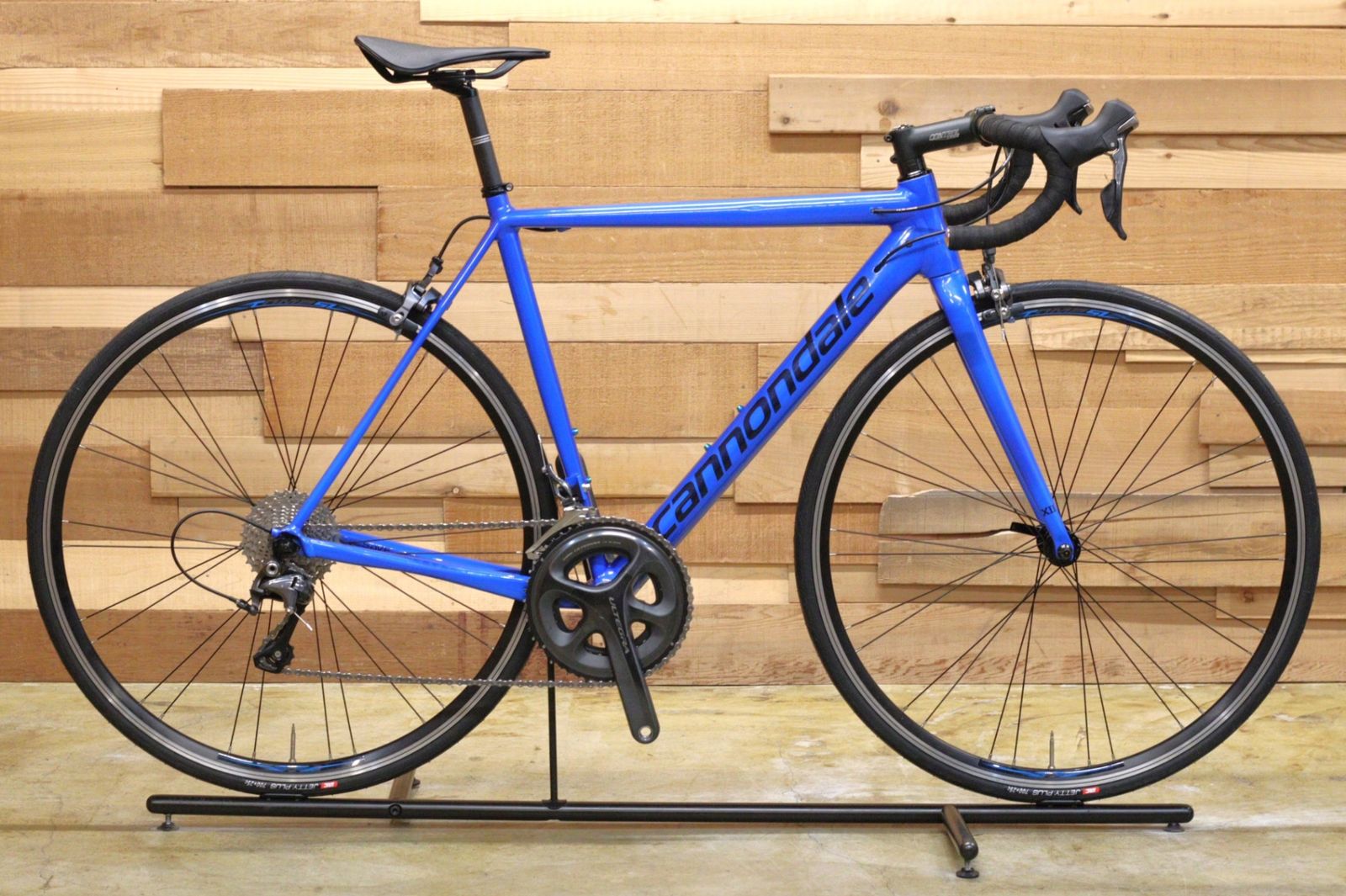 Cannondale キャノンデール　CAAD12 size44 アルテグラ キャノンデール CANNONDALE キャド CAAD12 COLORS 2019 52サイズ