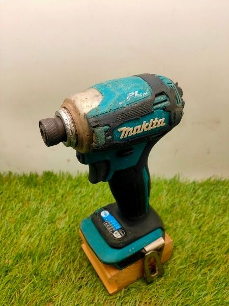 ☆マキタ 充電式インパクトドライバ(本体のみ)青 TD172DZ　オーバーホール済み