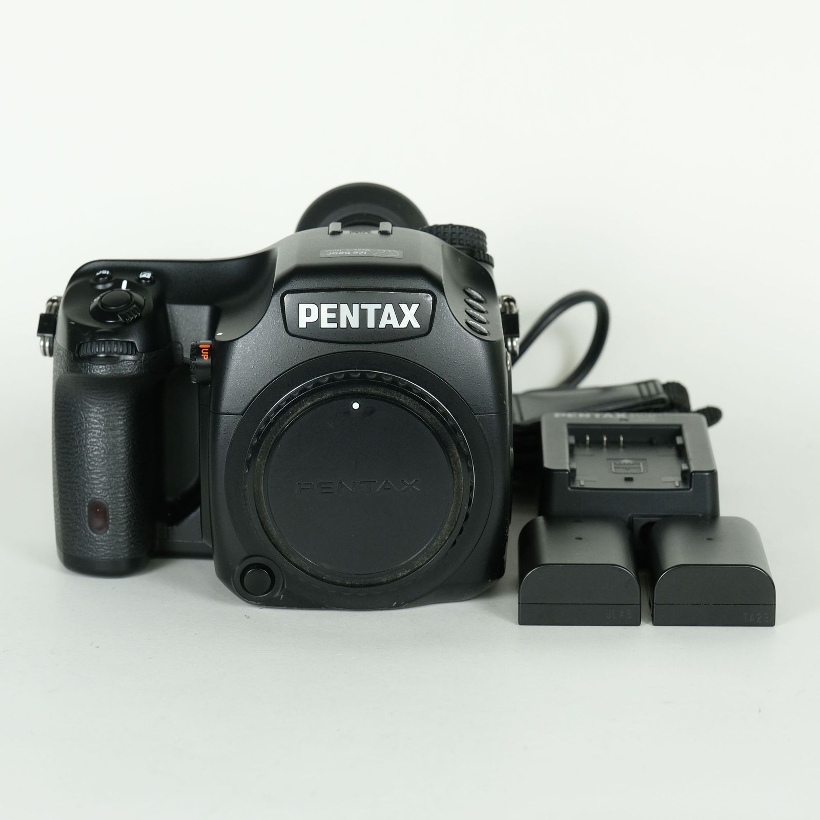 [良品 | シャッター数15,589回｜バッテリー2個付] PENTAX 645Dボディ