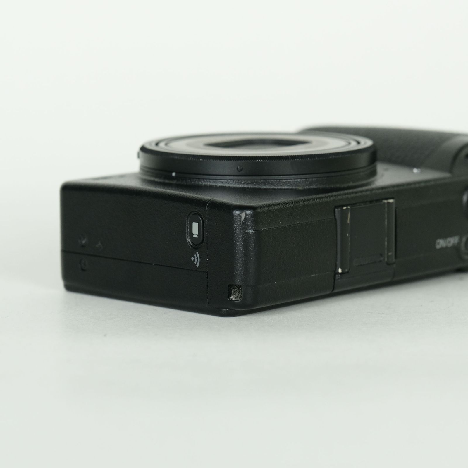 並品 | シャッター数9,095回] RICOH GR III | コンパクトデジタル