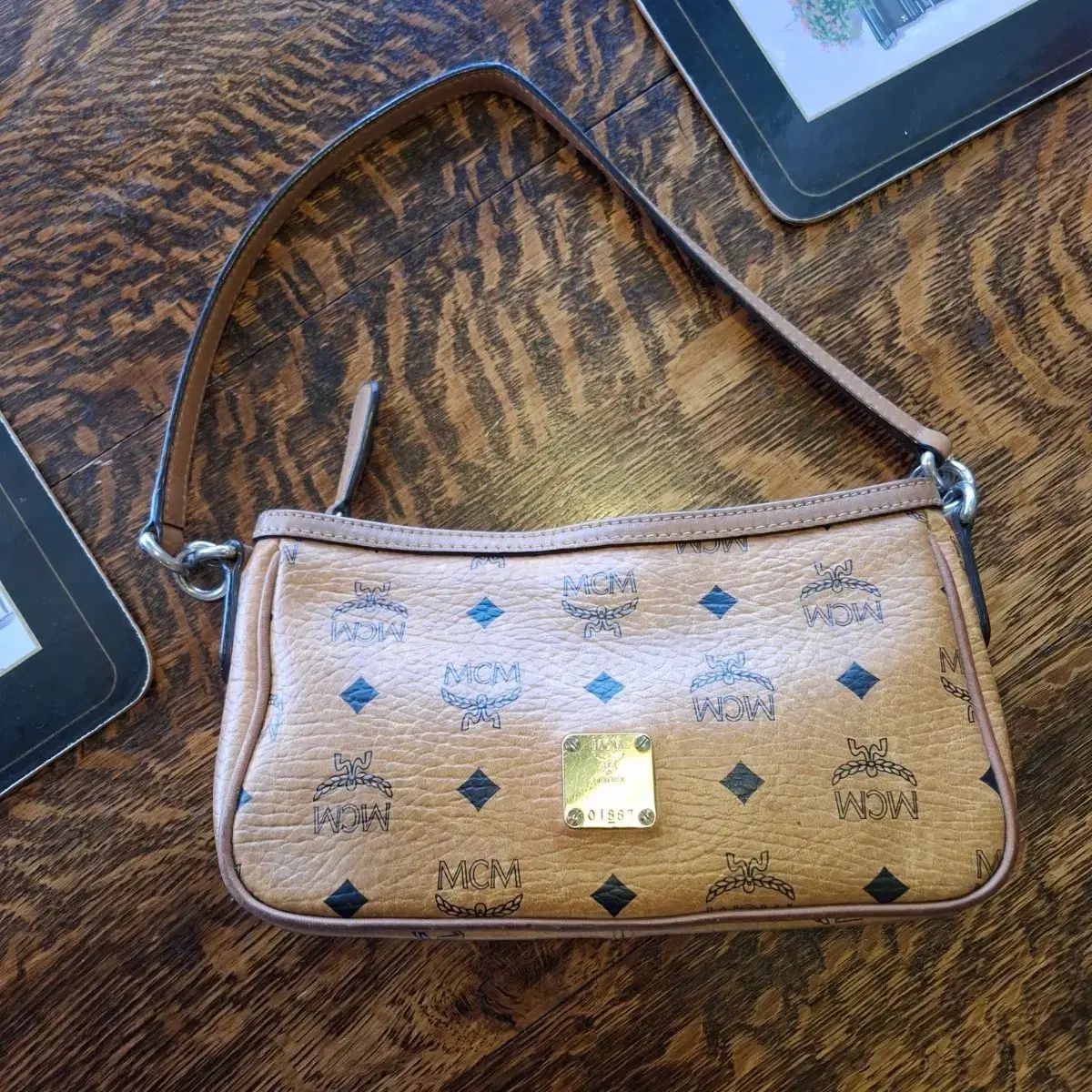 MCM ミニ ショルダーバッグ