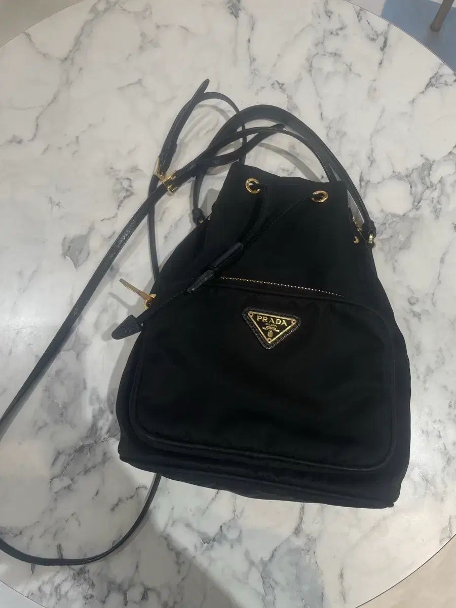 正規品 PRADA リナイロン バケットバッグ