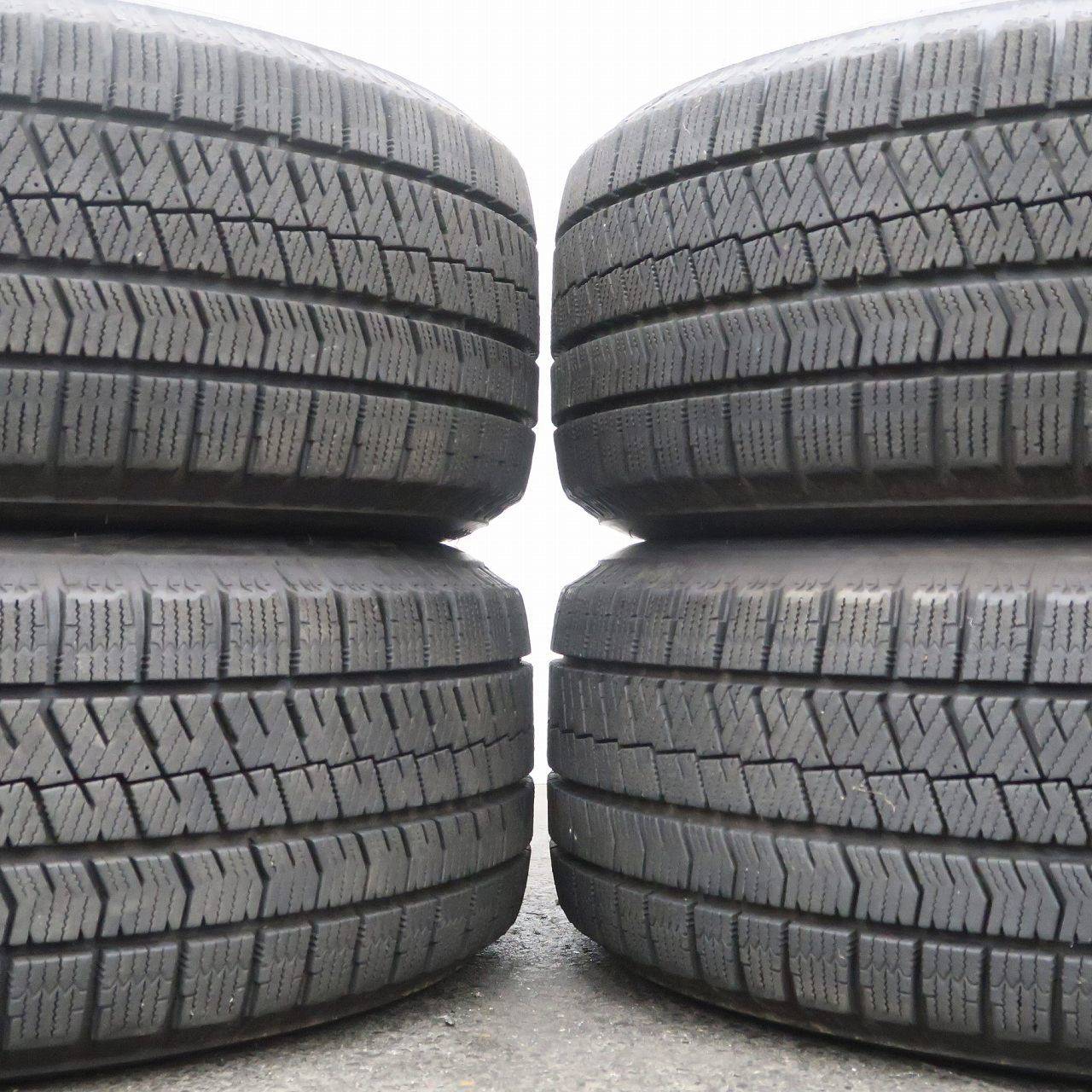 BS BLIZZAK VRX 205/60R16 16インチ スタッドレス 4本 2016年製 ヴォクシー ノア ステップワゴン エクシーガ等　(VTH326) クレジットカード QR決済可能 ノア ヴォクシー ステップワゴン 等に 4本 社外 16インチ 6.5J +53 5H