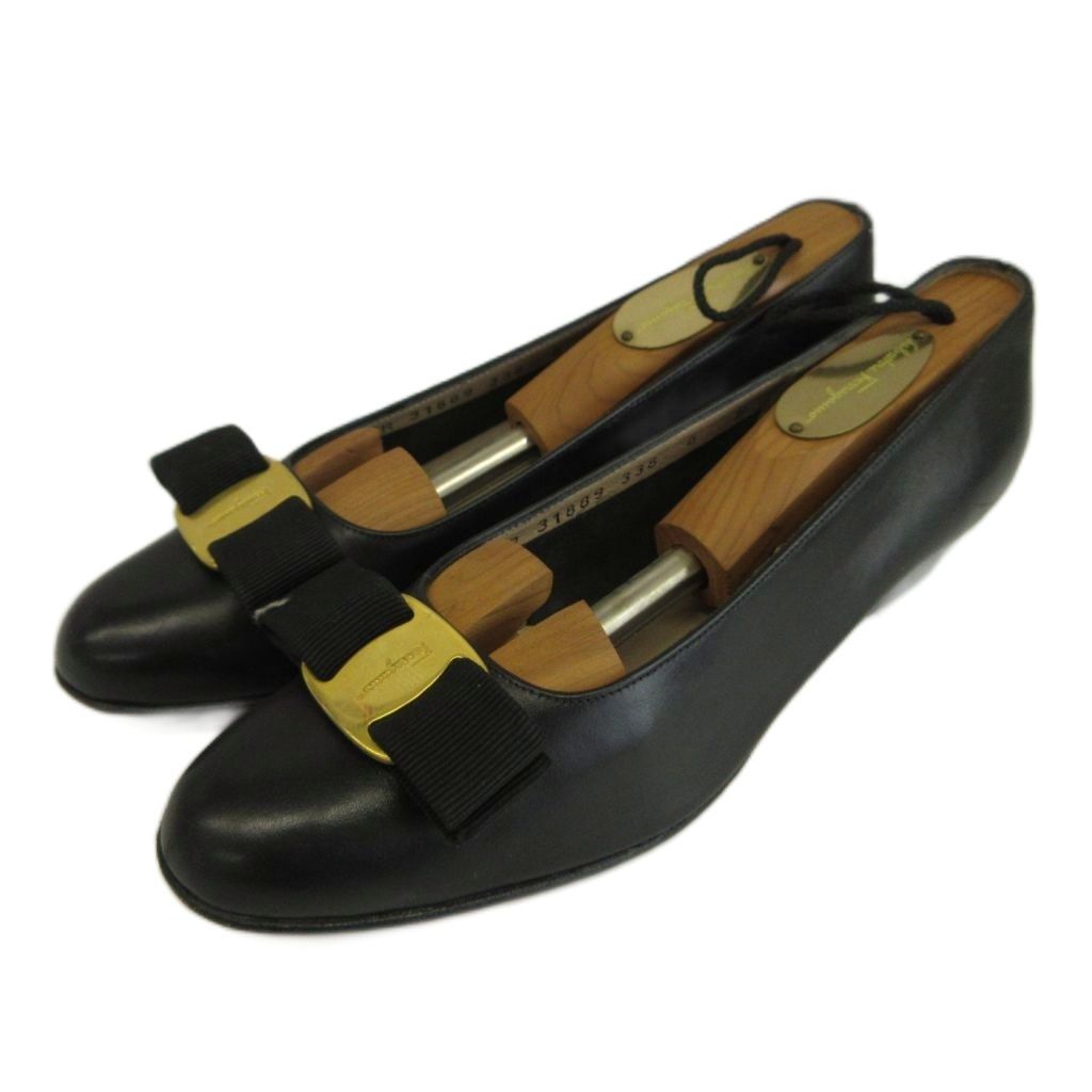 サルヴァトーレフェラガモ Salvatore Ferragamo ヴァラ リボン パンプス レザー ラウンドトゥ ローヒール ロゴプレート 6 23.5cm 黒 ブラック /XZ ■GY50