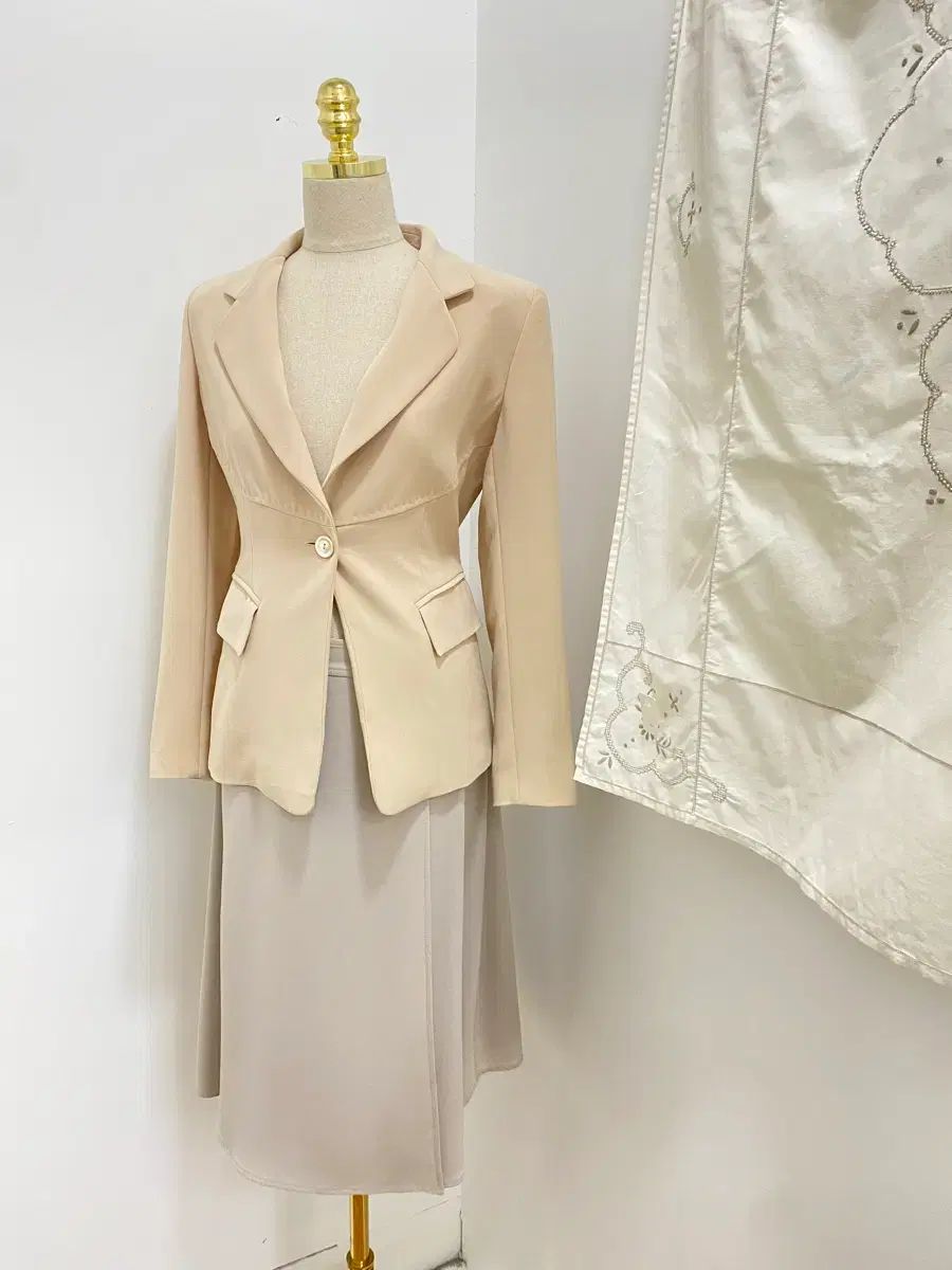 Max Mara ベージュブレーザー